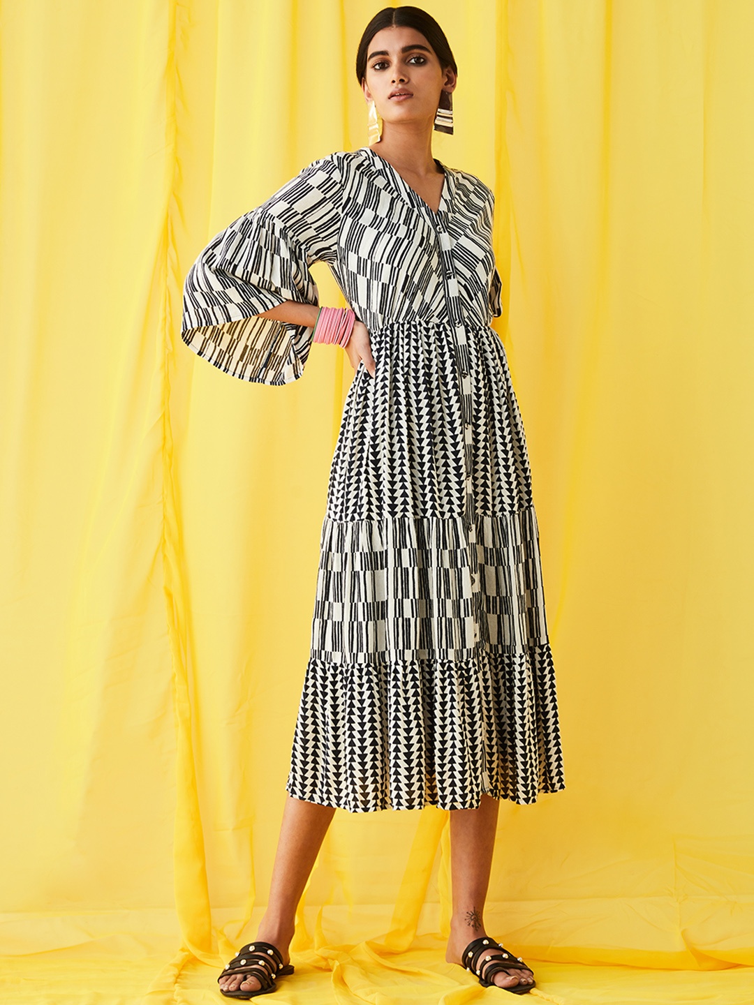 

Ritu Kumar Black & White Pure Cotton A-Line Midi Dress