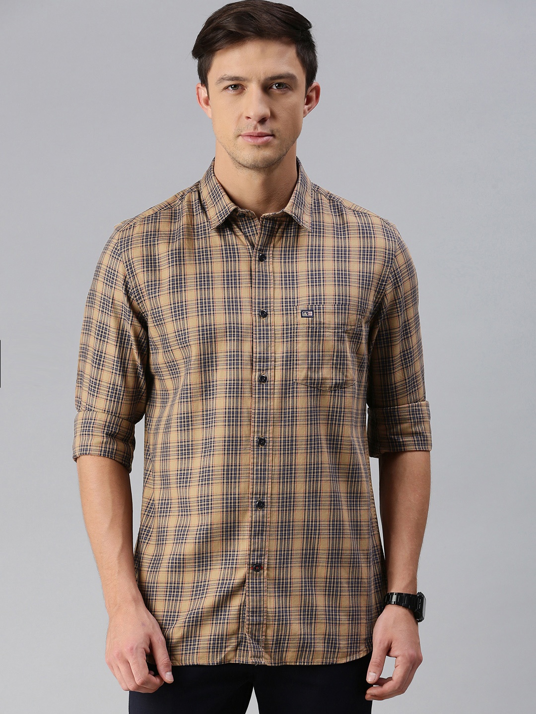

Arrow Sport Men Khaki & Navy Blue Slim Fit Checked Casual Shirt