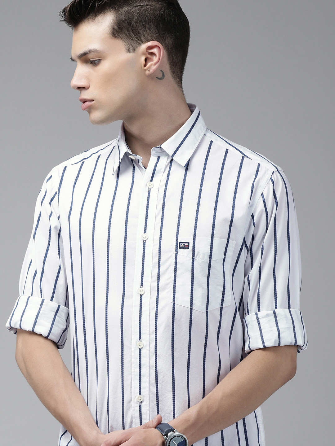 

Arrow Sport Men White & Navy Blue Slim Fit Striped Casual Shirt