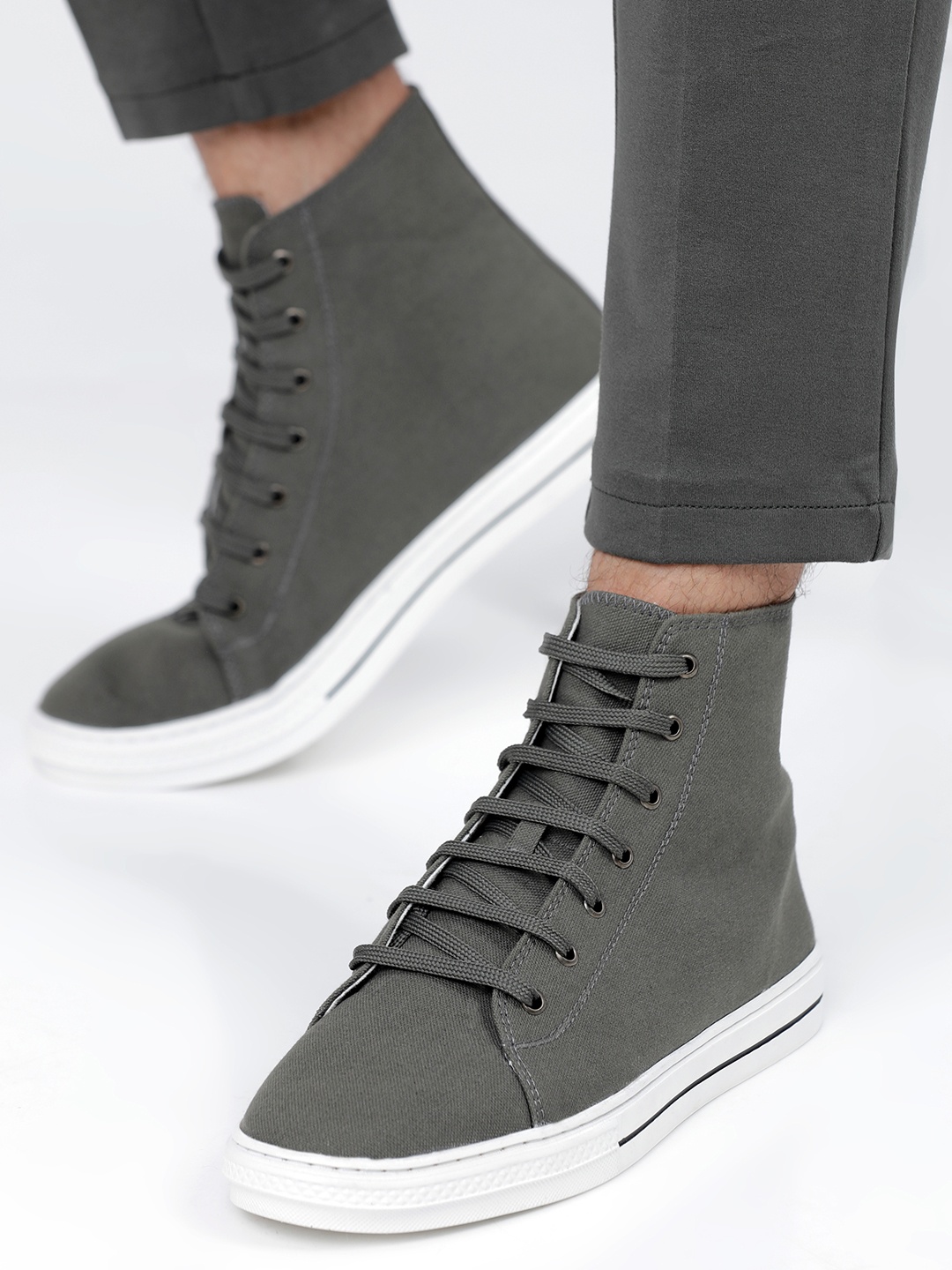 

HIGHLANDER Men Olive Green Mid-Top Sneakers