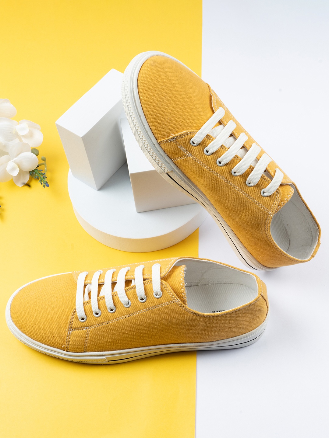 

HIGHLANDER Men Solid Regular Canvas Sneakers, Mustard
