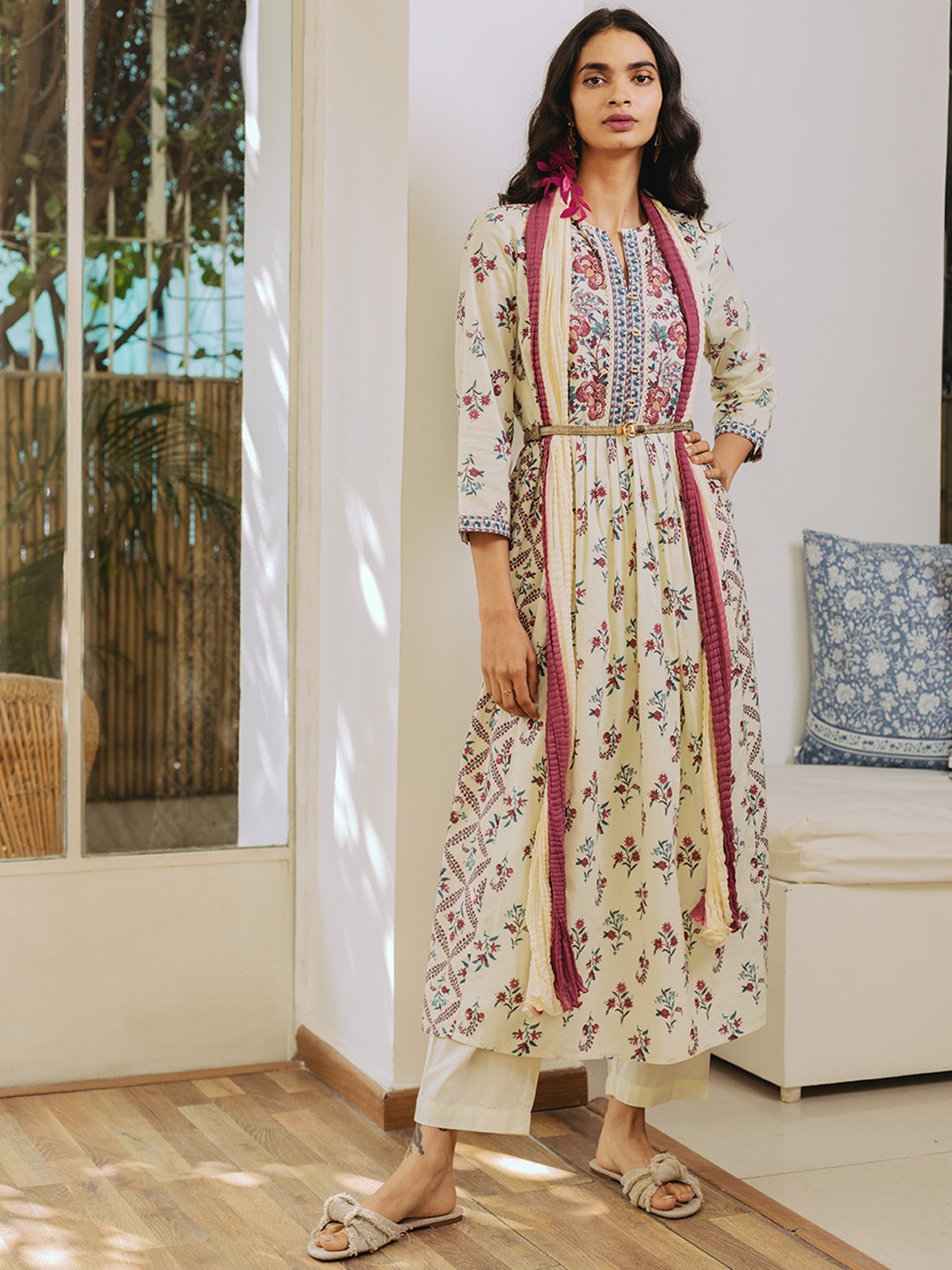 

aarke Ritu Kumar Women Beige & Rust Red Floral Print Cotton Kurta with Trousers & Dupatta
