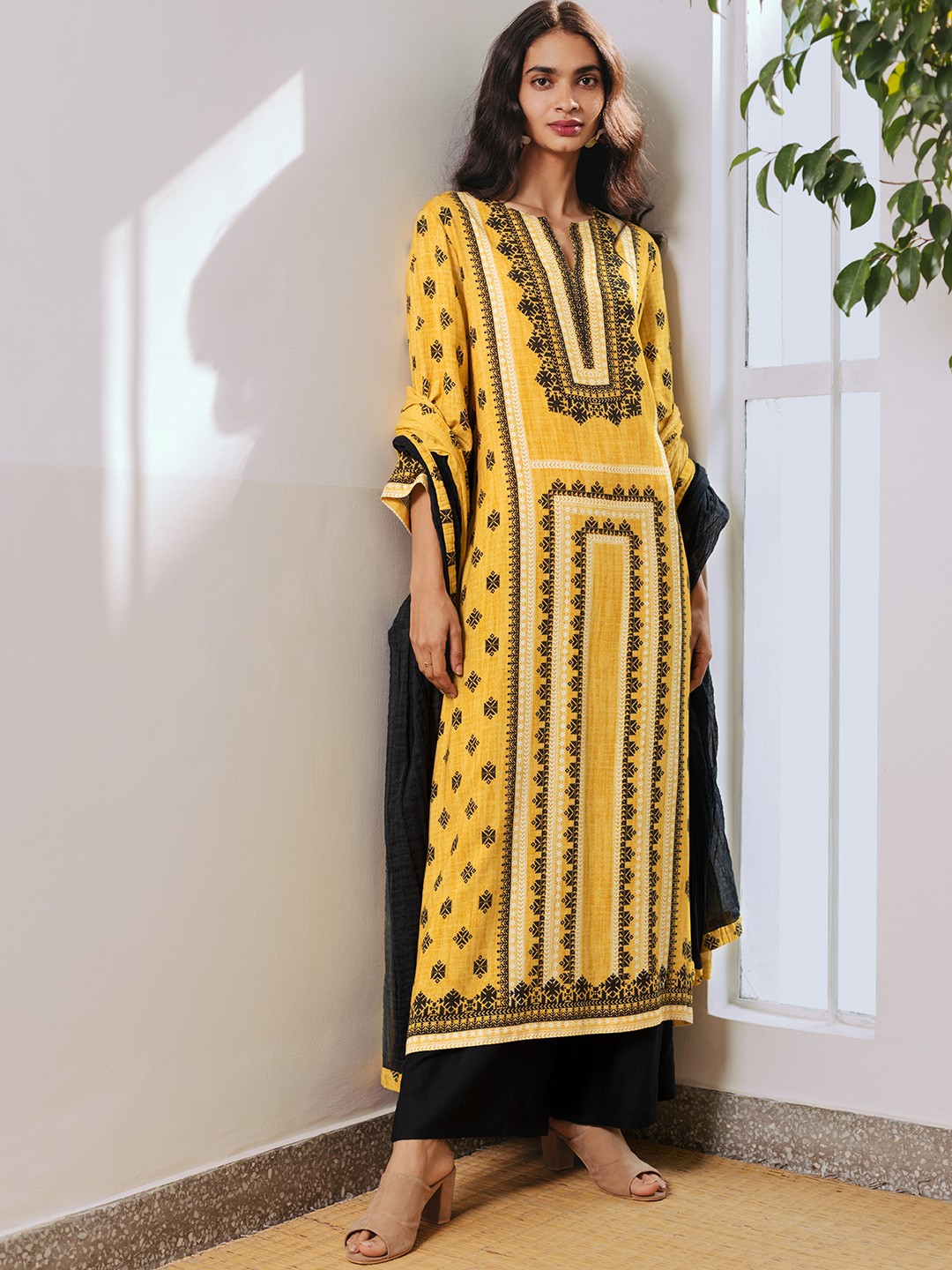 

aarke Ritu Kumar Women Yellow Ethnic Motifs Printed Kurta with Palazzos & With Dupatta