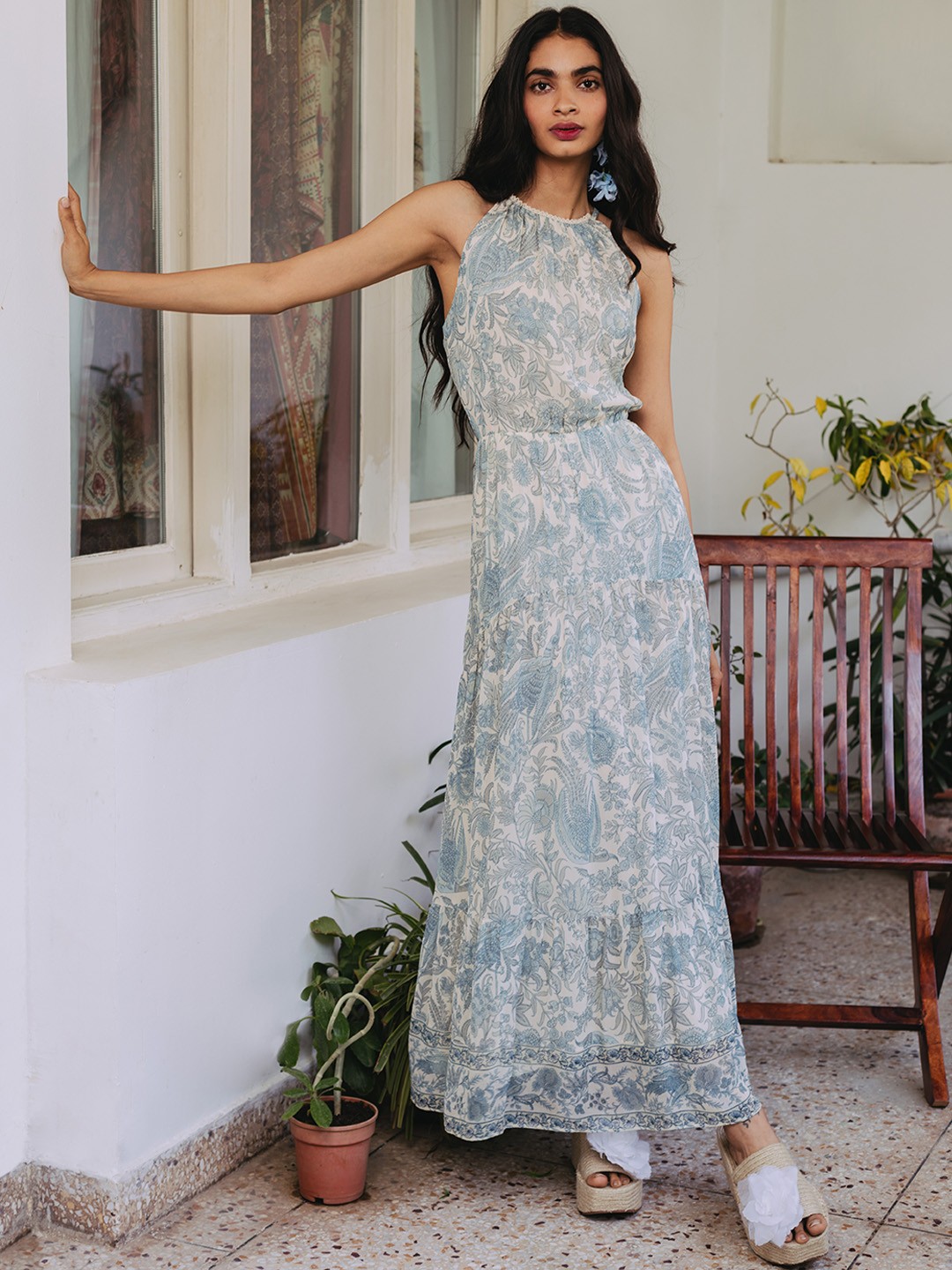 

aarke Ritu Kumar Blue & Off White Ethnic Motifs Tie-Up Neck A-Line Midi Dress