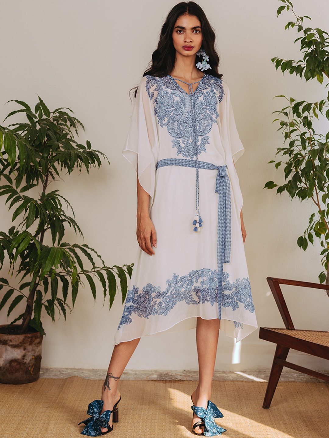 

aarke Ritu Kumar Women White & Blue Ethnic Motifs Tie-Up Neck A-Line Midi Dress