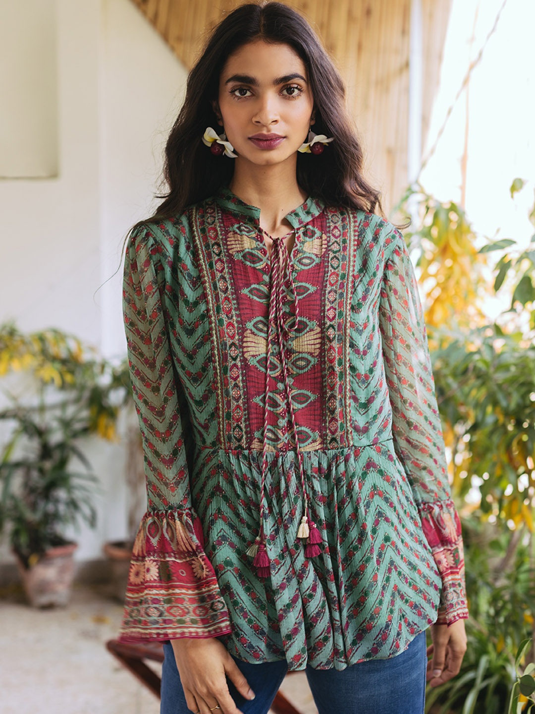 

aarke Ritu Kumar Green & Red Geometric Print A-Line Top