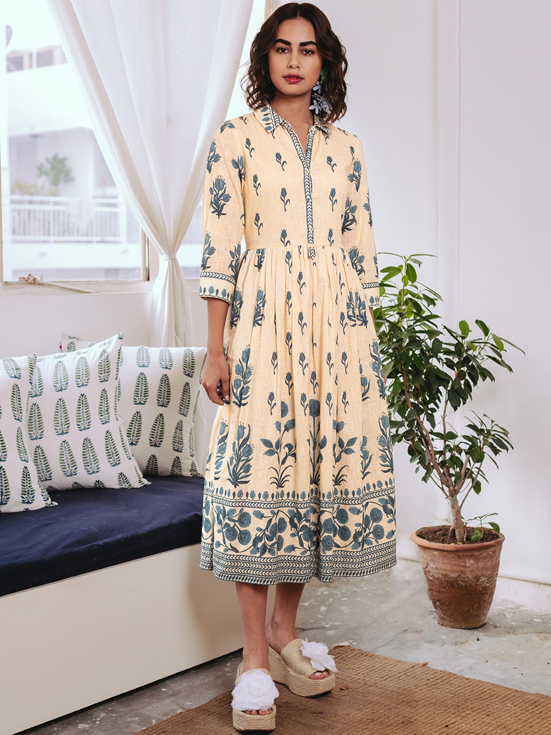 

aarke Ritu Kumar Cream-Coloured & Grey Ethnic Motifs Shirt Midi Dress