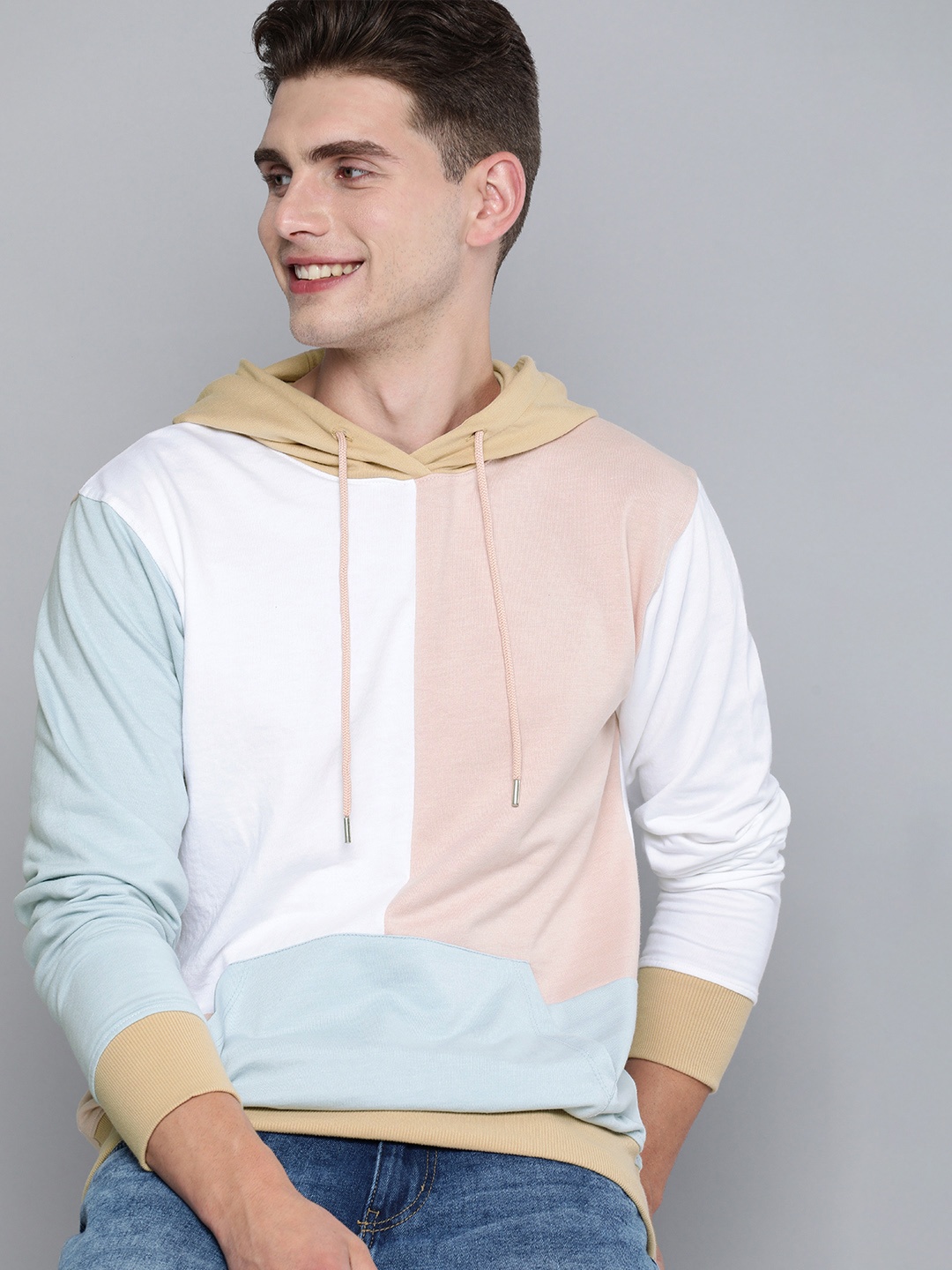 

Mast & Harbour Men White & Peach-Coloured Colourblocked Hooded Sweatshirt