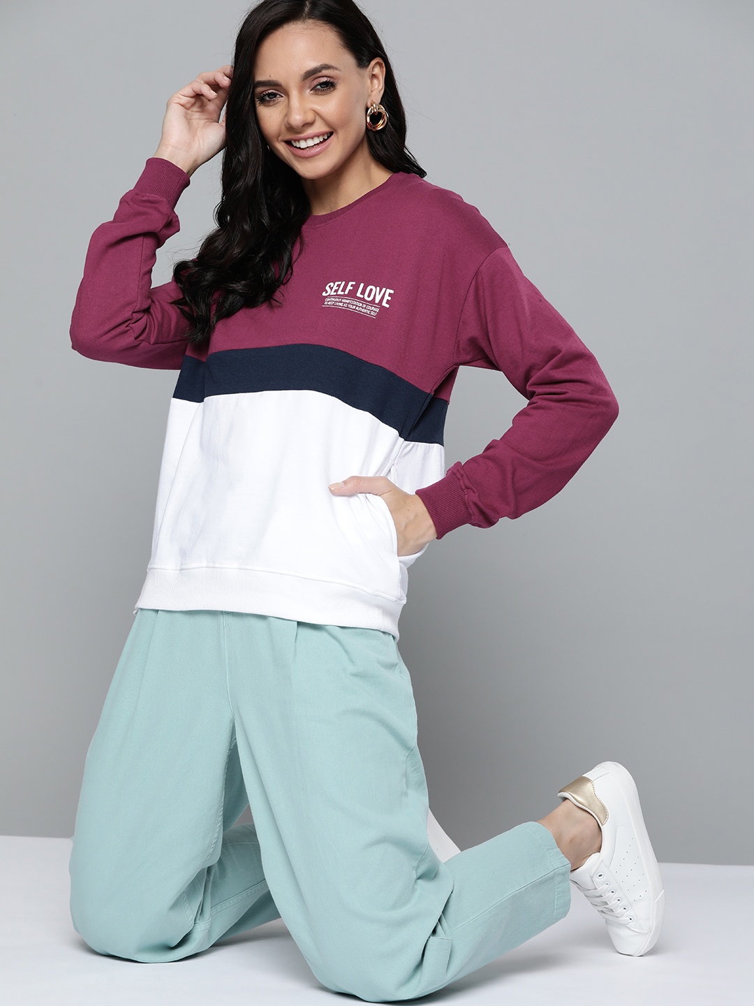 

Mast & Harbour Women Purple & White Colourblocked Sweatshirt