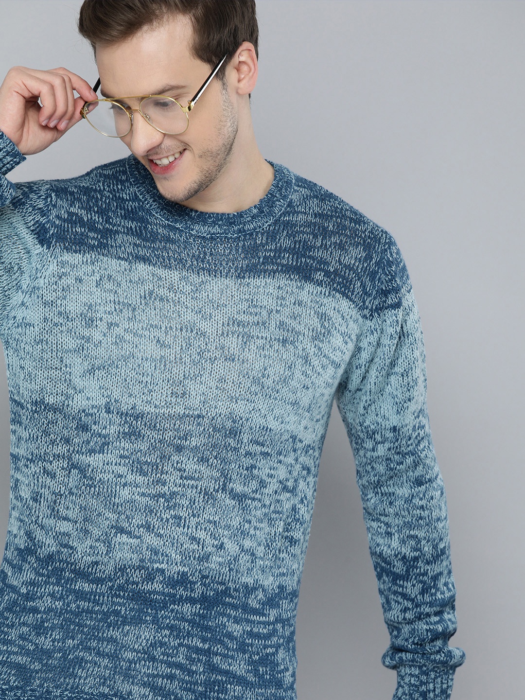 

Mast & Harbour Men Blue Striped Pullover