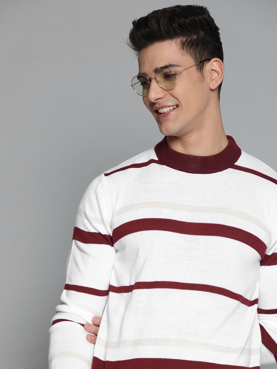 

Mast & Harbour Men White & Maroon Striped Pullover