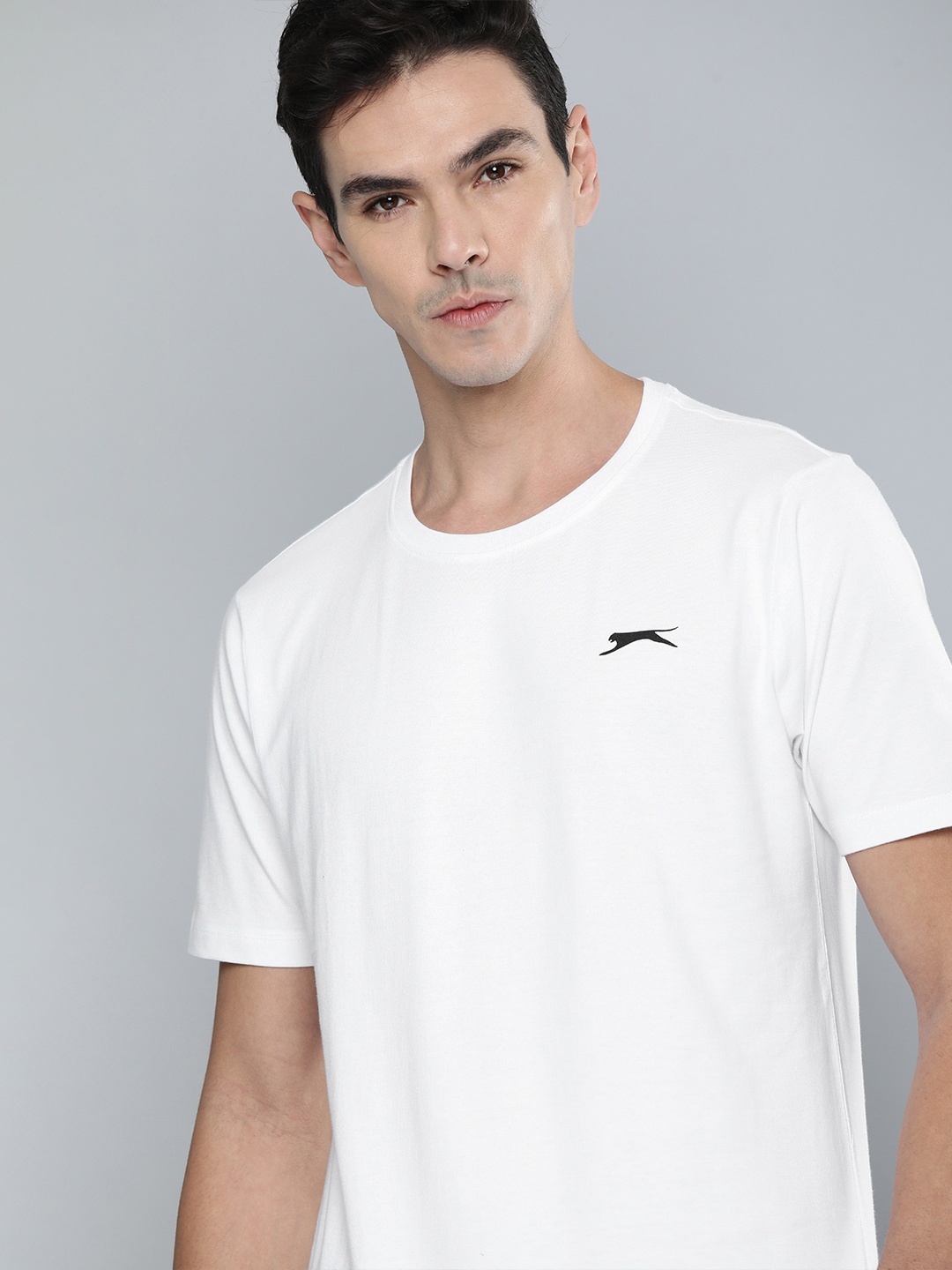 

Slazenger Men White Solid Round Neck Pure Cotton Bio-Wash T-shirt