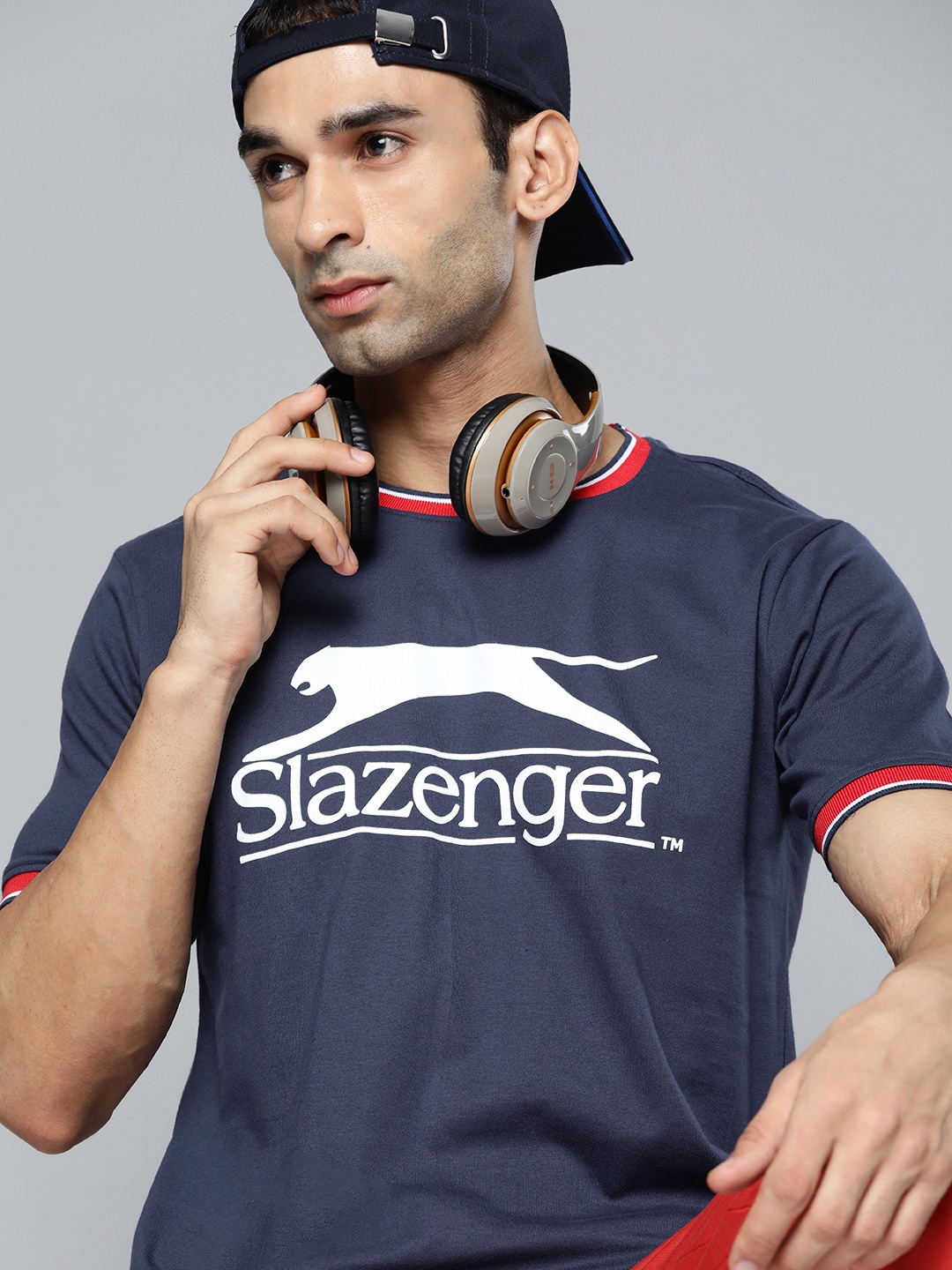 

Slazenger Men Navy Blue White Pure Cotton Brand Logo Print Pure Cotton Bio-Wash T-shirt