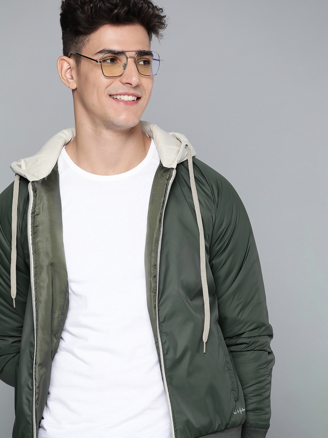 

Mast & Harbour Men Green Solid Hooded Padded Jacket