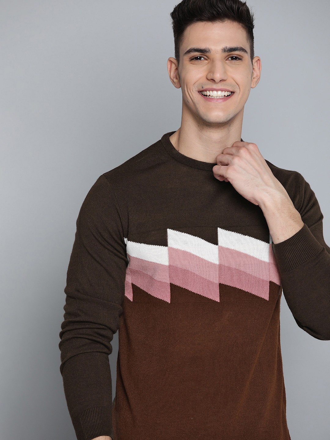 

Mast & Harbour Men Brown & Pink Geometric Patterned Pullover