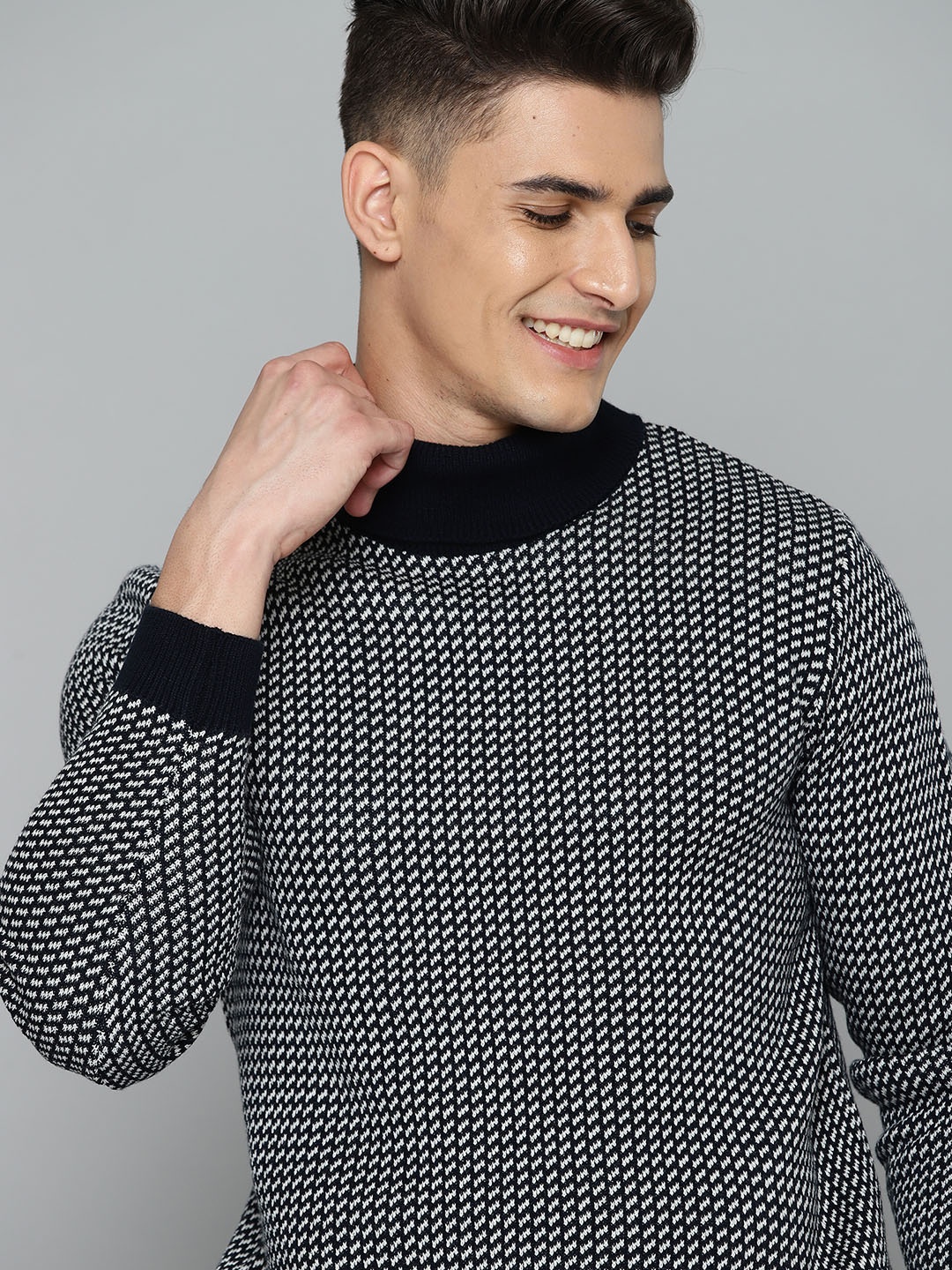 

Mast & Harbour Men Black Pullover