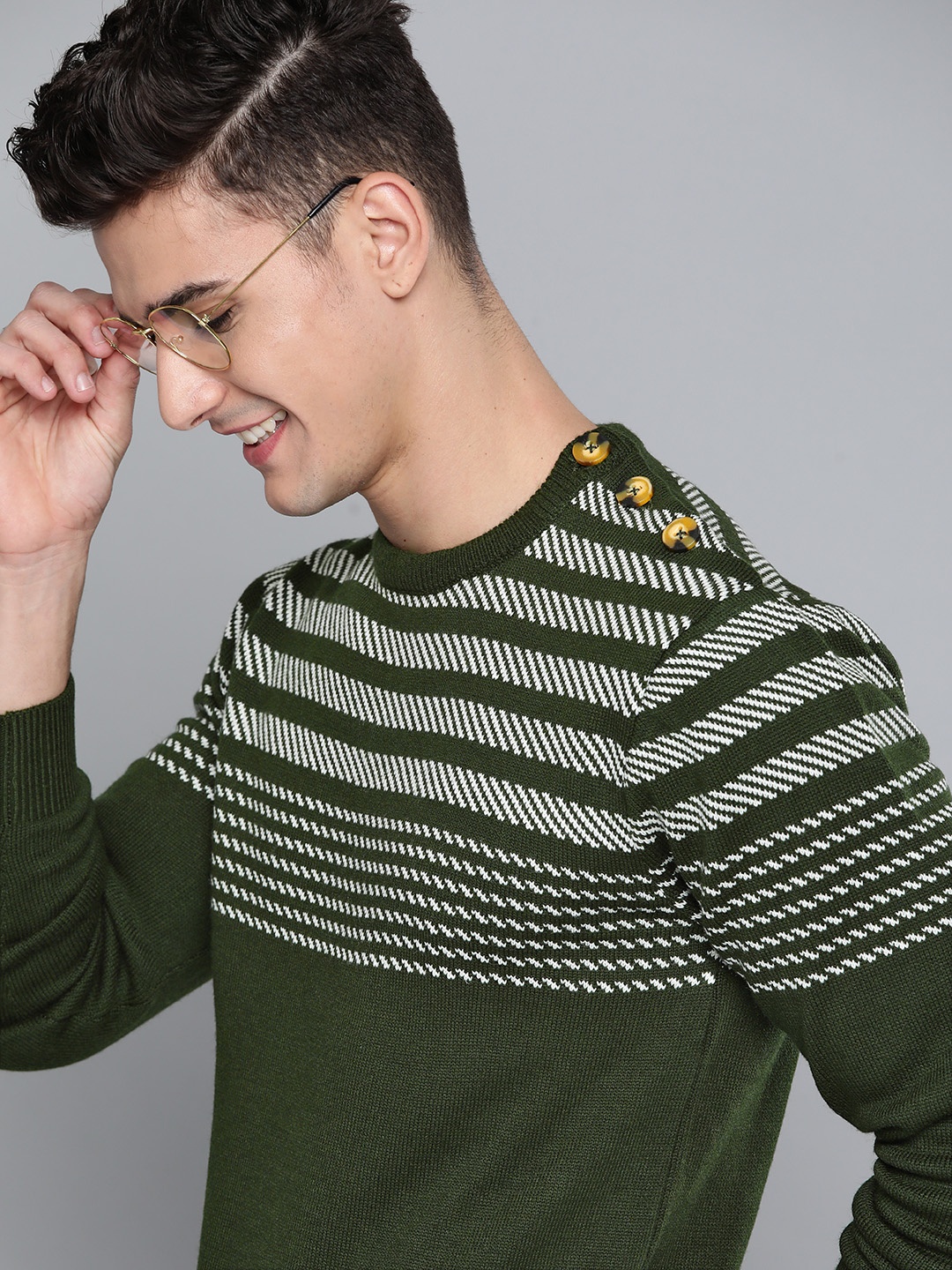 

Mast & Harbour Men Olive Green & White Striped Printed Pullover