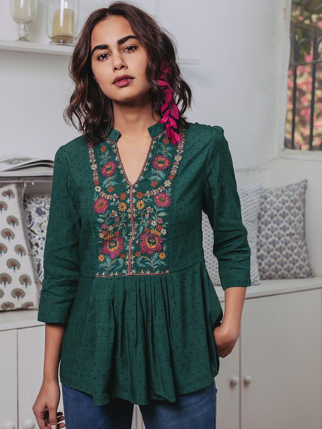 

aarke Ritu Kumar Green & Pink Embroidered Mandarin Collar A-Line Top