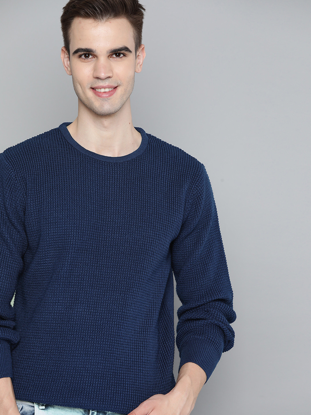 

Mast & Harbour Men Navy Blue Solid Pullover Sweater