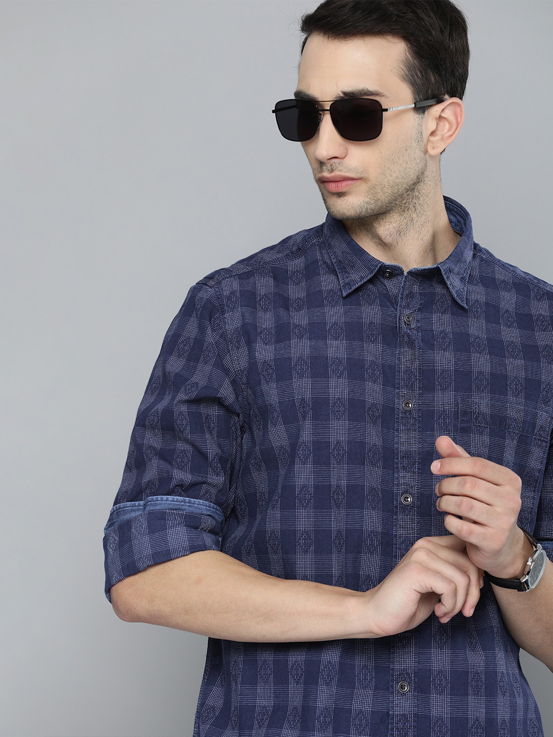 

Indian Terrain Men Blue Slim Fit Checked Pure Cotton Casual Shirt