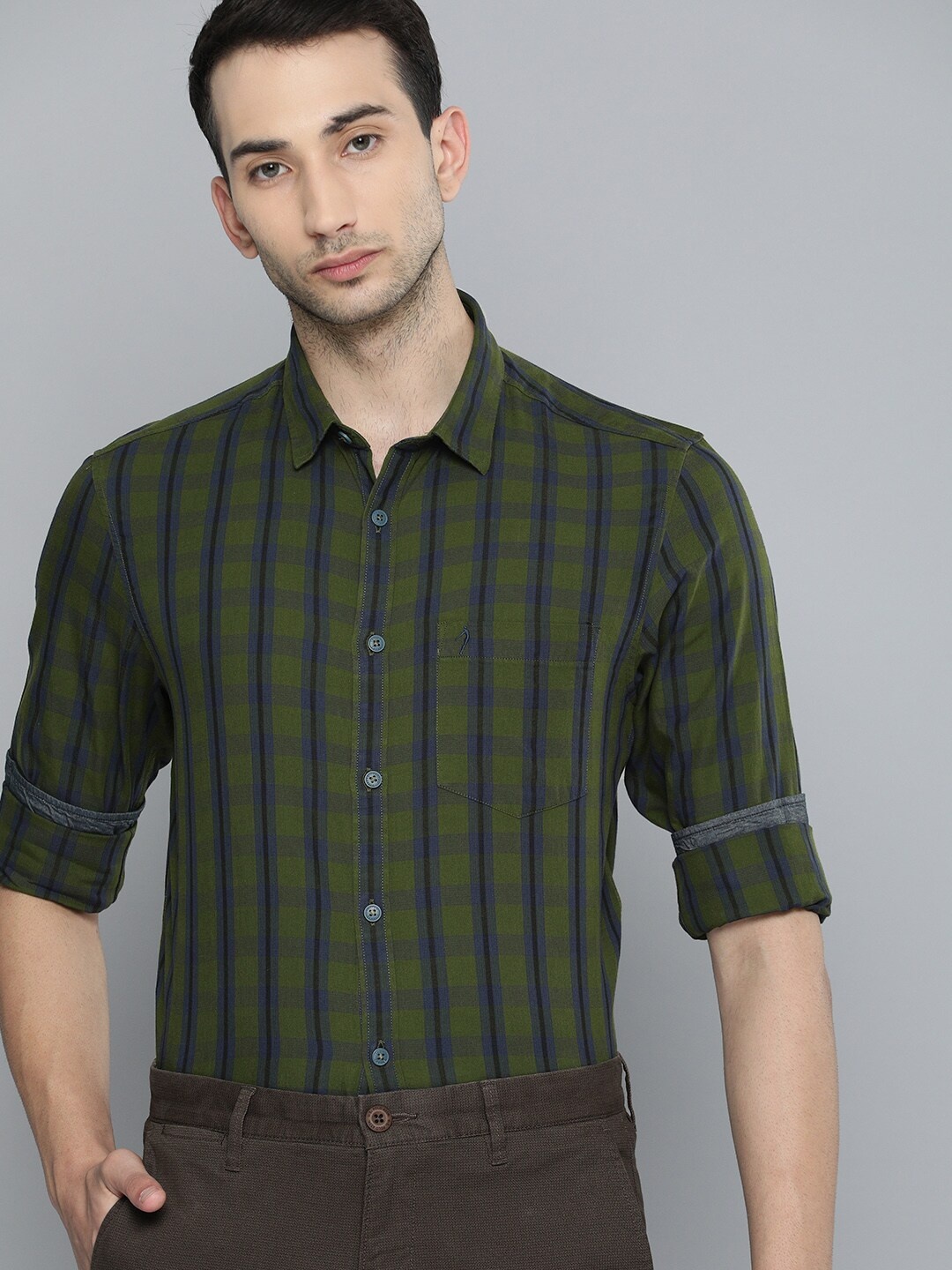 

Indian Terrain Men Green & Blue Cotton Chiseled Slim Fit Checked Casual Shirt