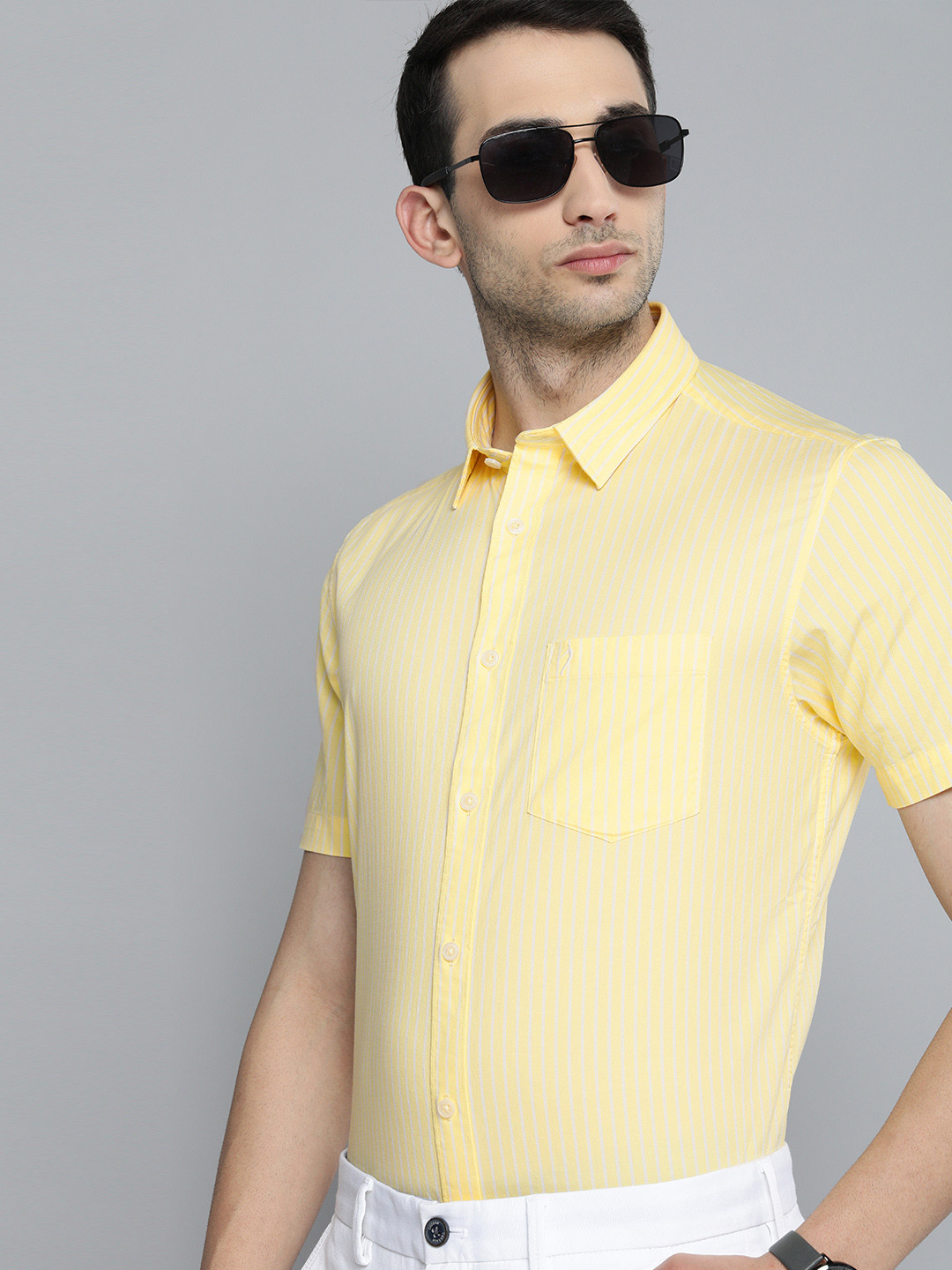 

Indian Terrain Men Yellow & White Chiseled Slim Fit Striped Pure Cotton Casual Shirt