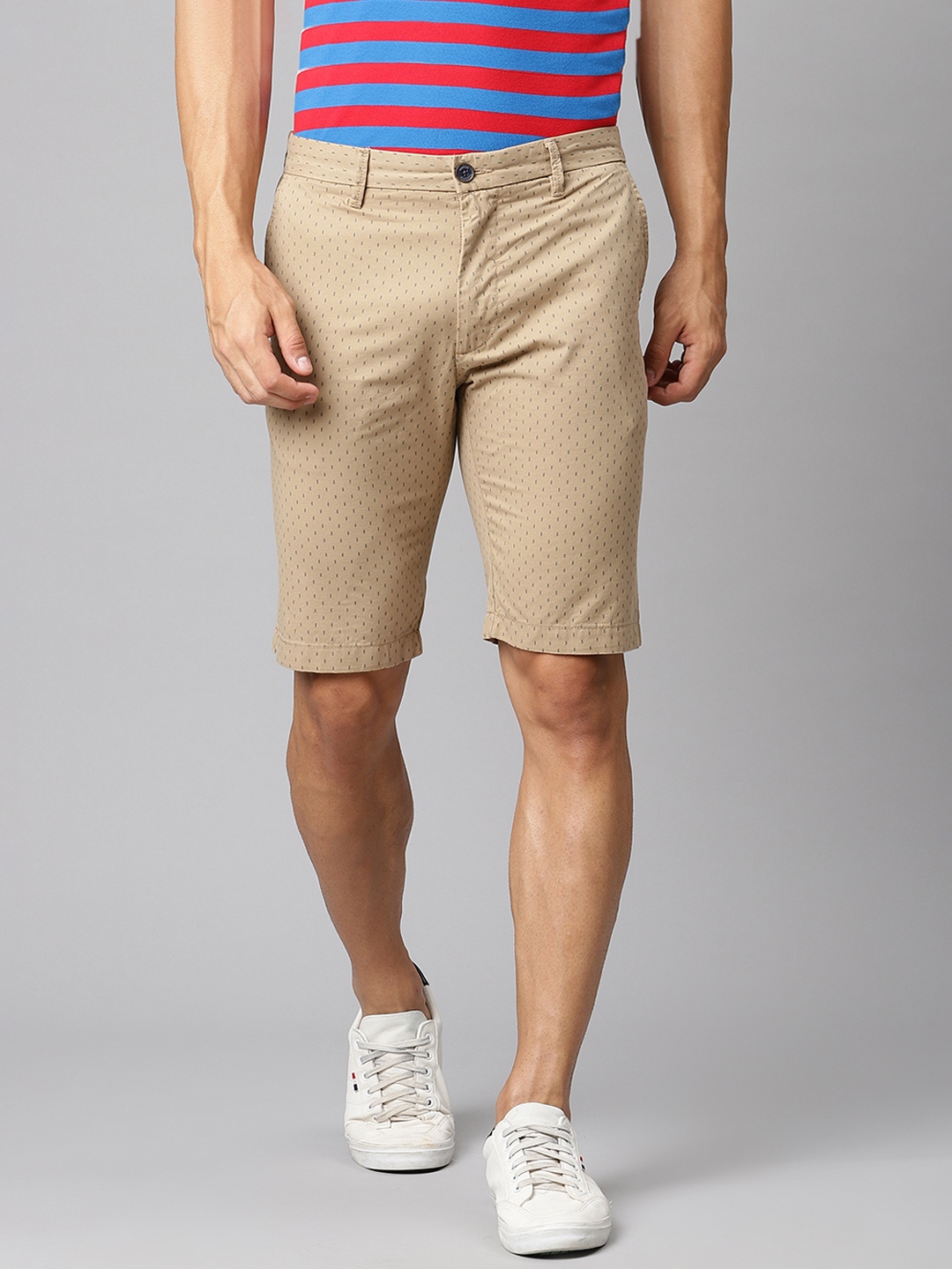 

Indian Terrain Men Beige Pure Cotton Printed Mid-Rise Regular Shorts
