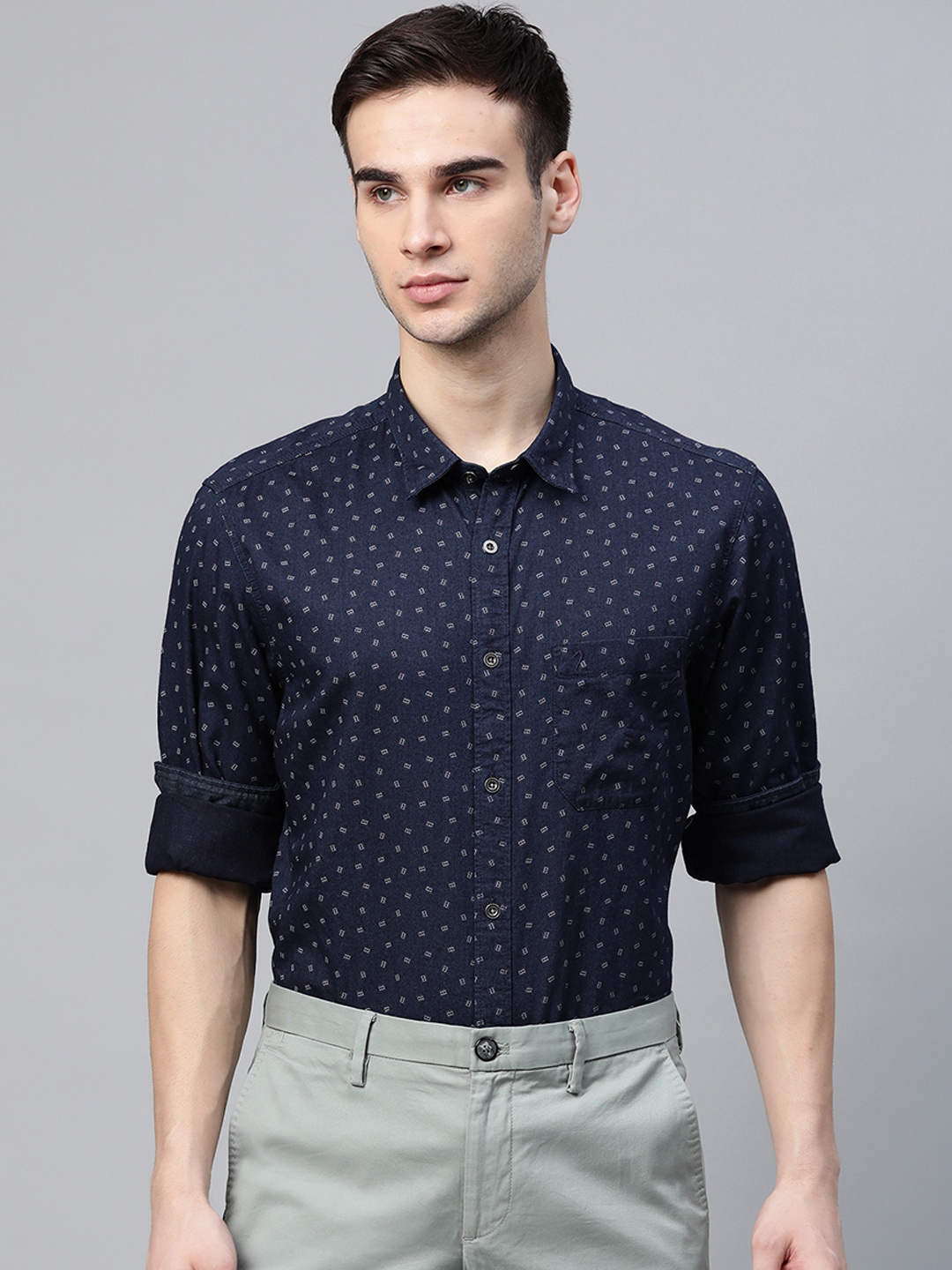 

Indian Terrain Men Navy Blue & White Slim Fit Printed Pure Cotton Denim Casual Shirt