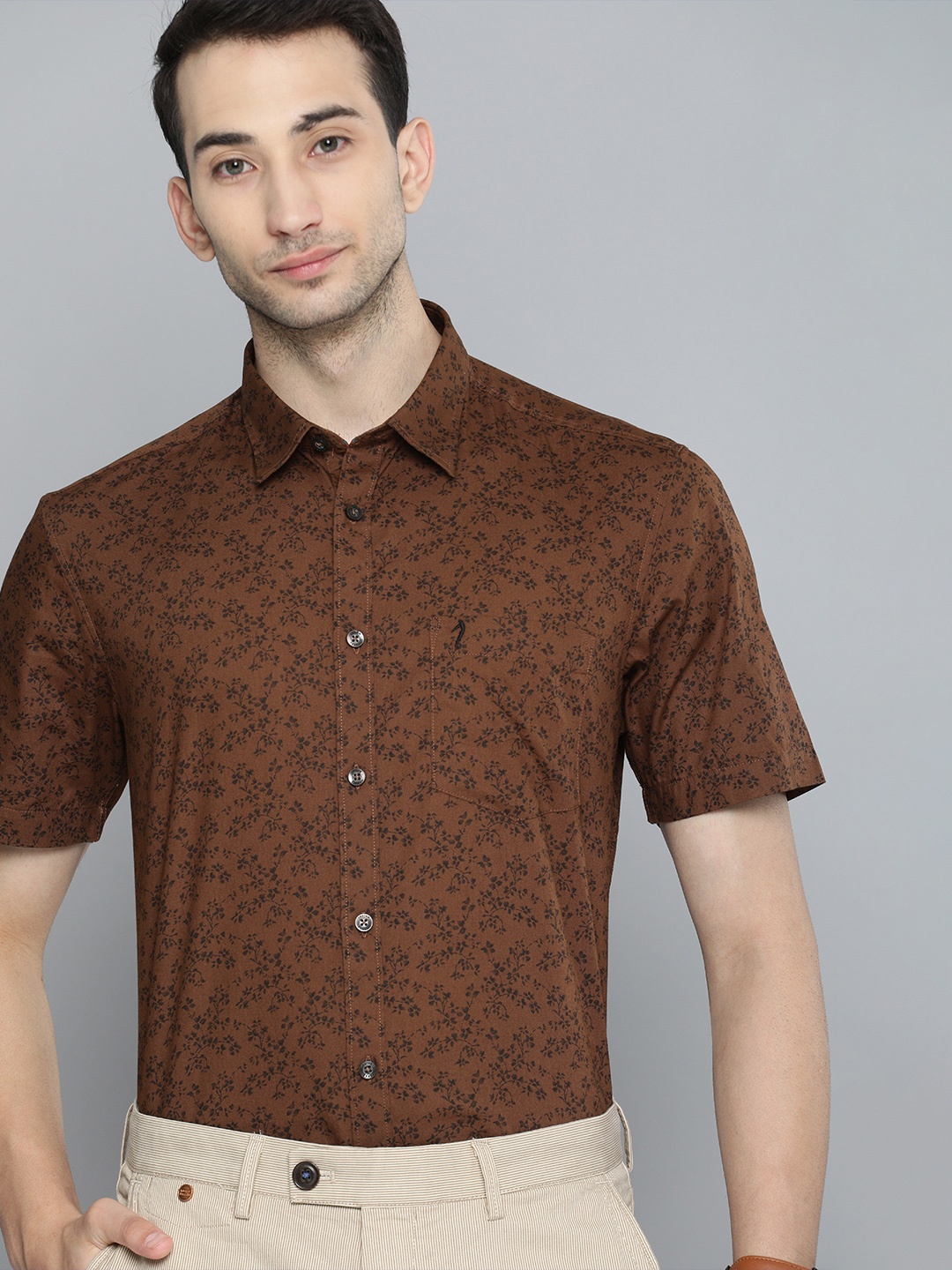 

Indian Terrain Men Brown Slim Fit Floral Printed Organic Cotton Casual Shirt