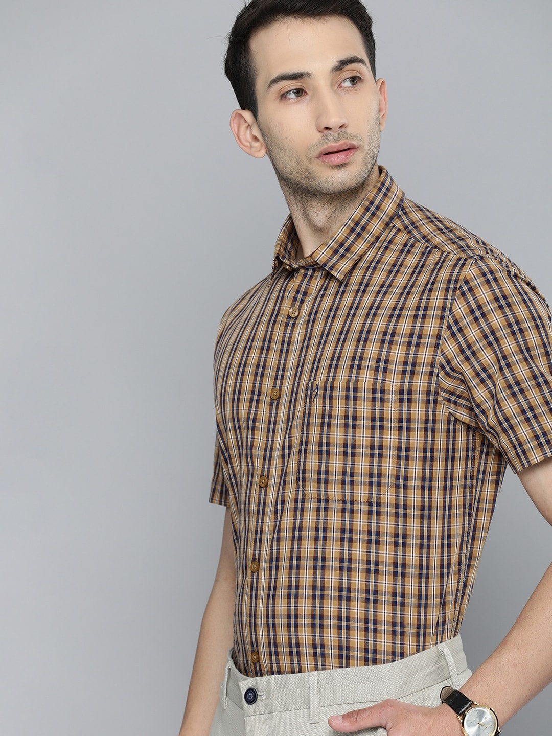 

Indian Terrain Men Beige & Navy Blue Slim Fit Checked Casual Shirt