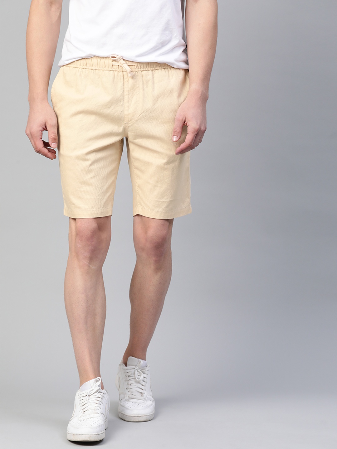 

Mast & Harbour Men Cream-Coloured Mid-Rise Cotton Chino Shorts