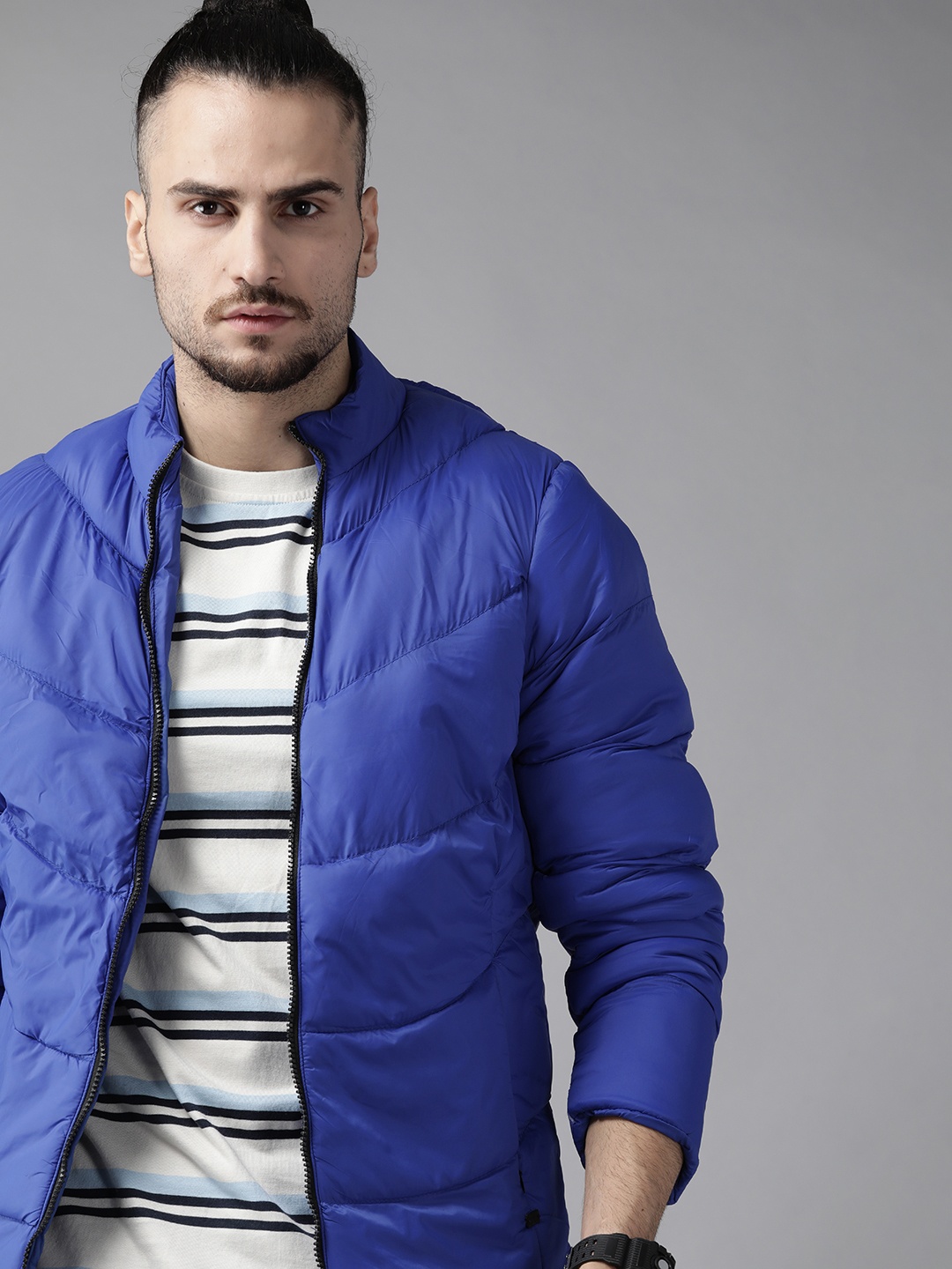 

Roadster Men Blue Solid Padded Jacket