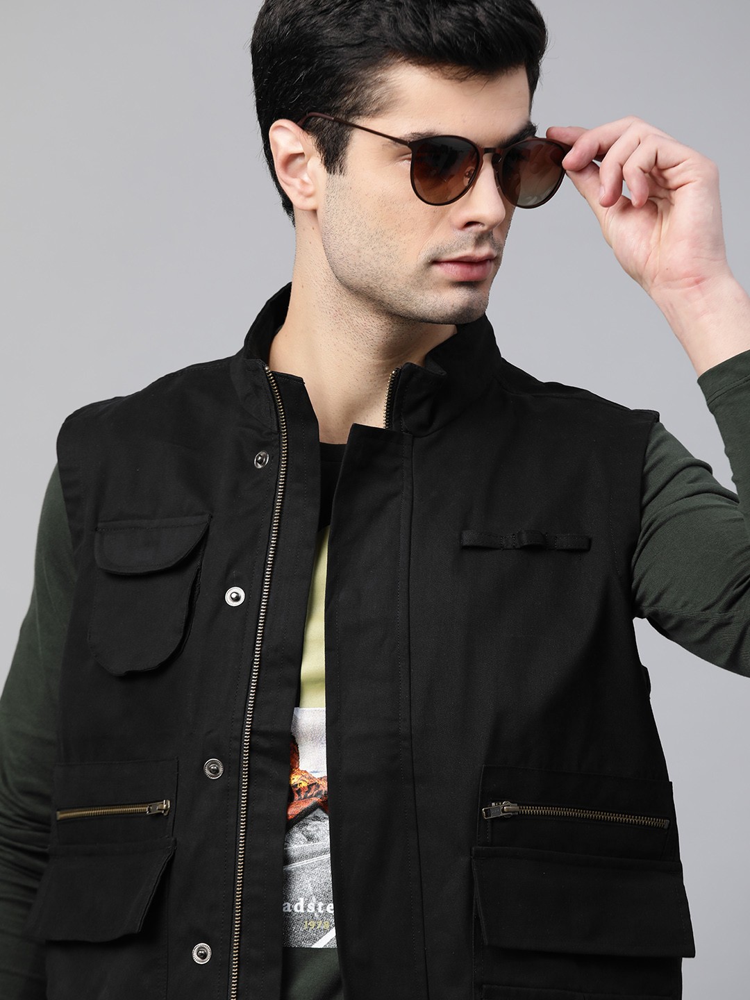 

Roadster X Discovery Men Black Solid Pure Cotton Tailored Jacket