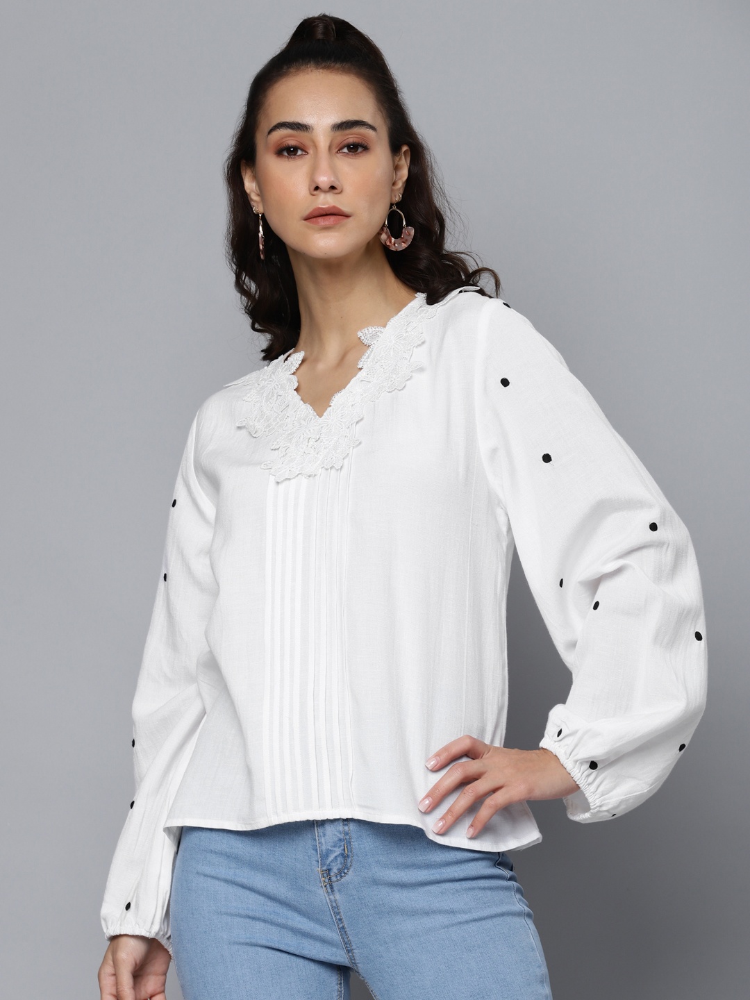 

SCOUP White Pure Cotton Solid Lace Insert Puff Sleeve Regular Top