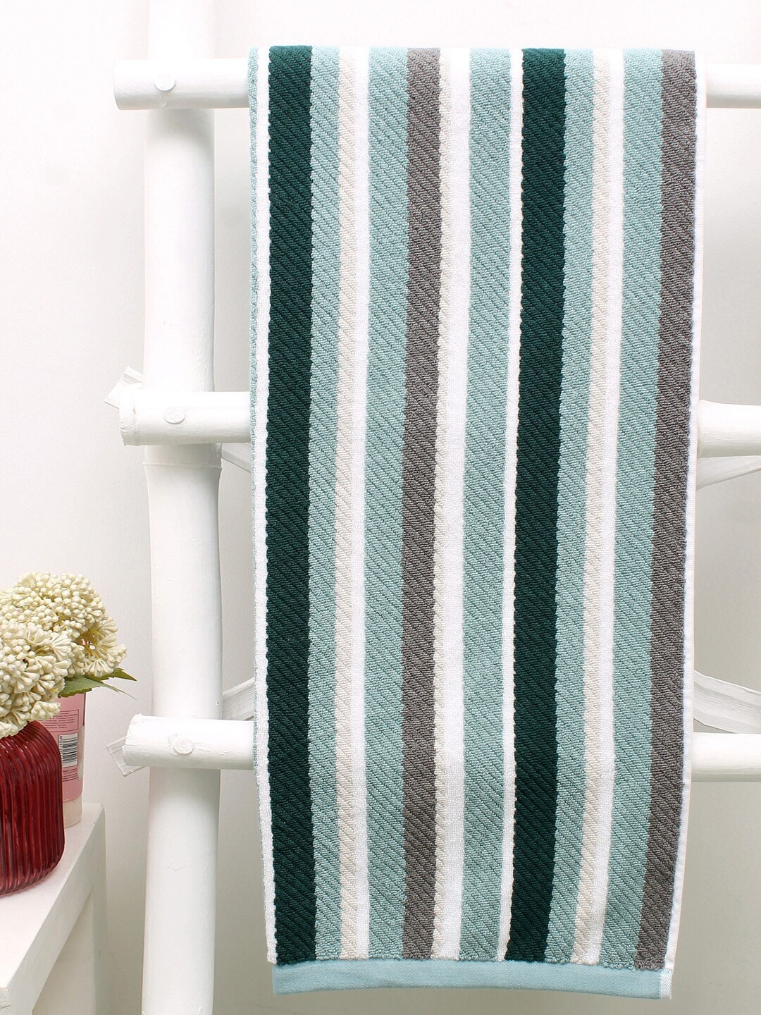 

AVI Living Unisex Green & Blue Striped 600 GSM Cotton Bath Towel