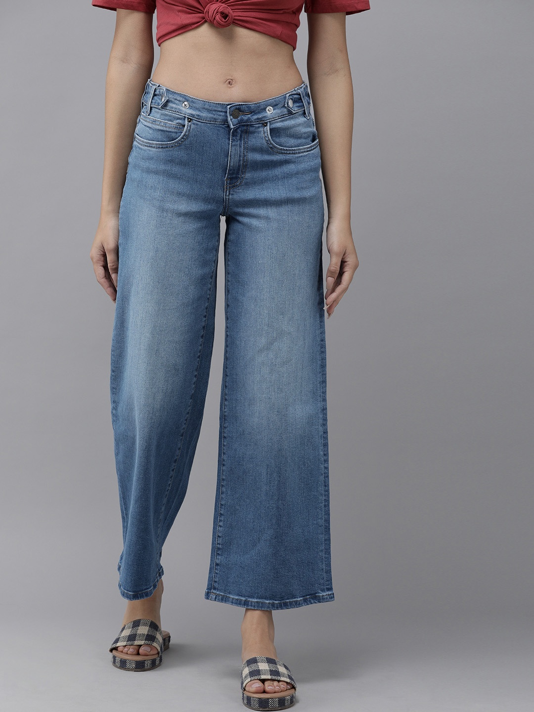 

Vero Moda Women Blue Wide Leg Light Fade Stretchable Jeans