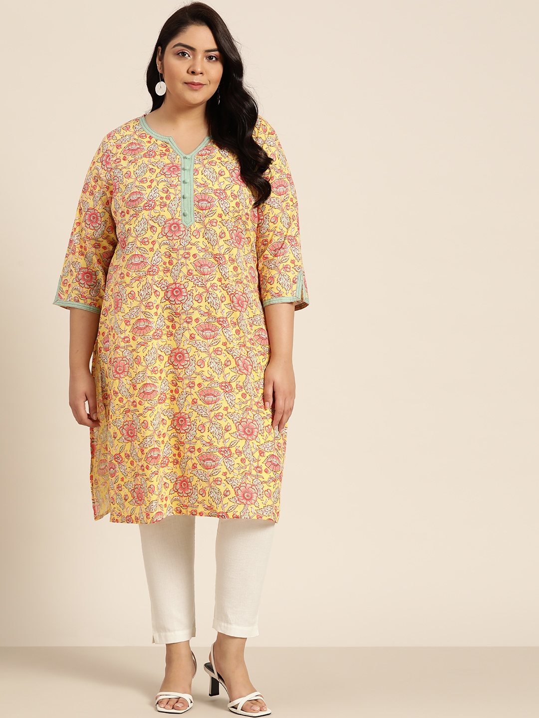 

Sztori Women Plus Size Yellow & Pink Floral Printed Pure Cotton Straight Kurta