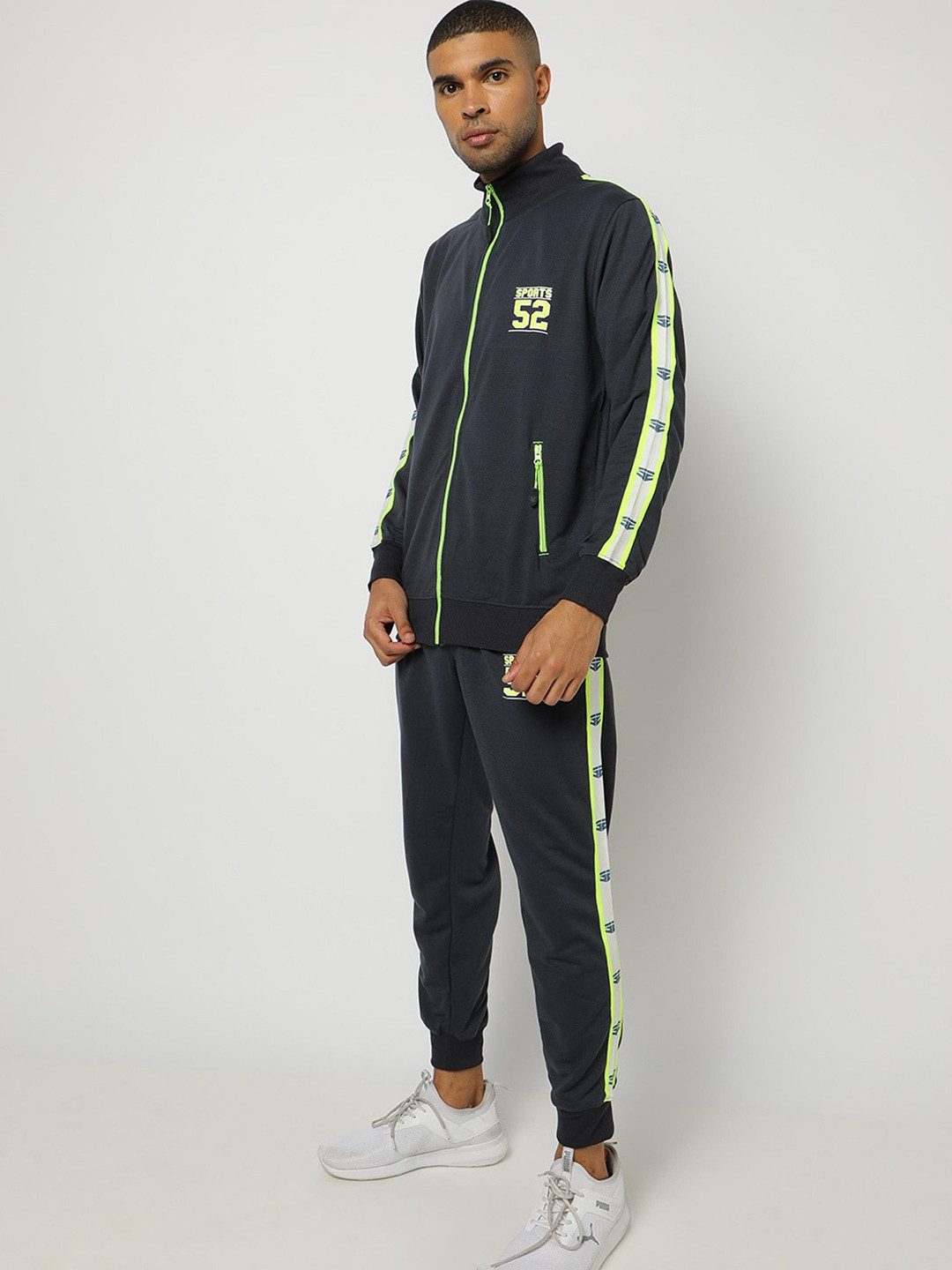 

Sports52 wear Brand Logo Printed Sports Tracksuit With Side Taping, Grey