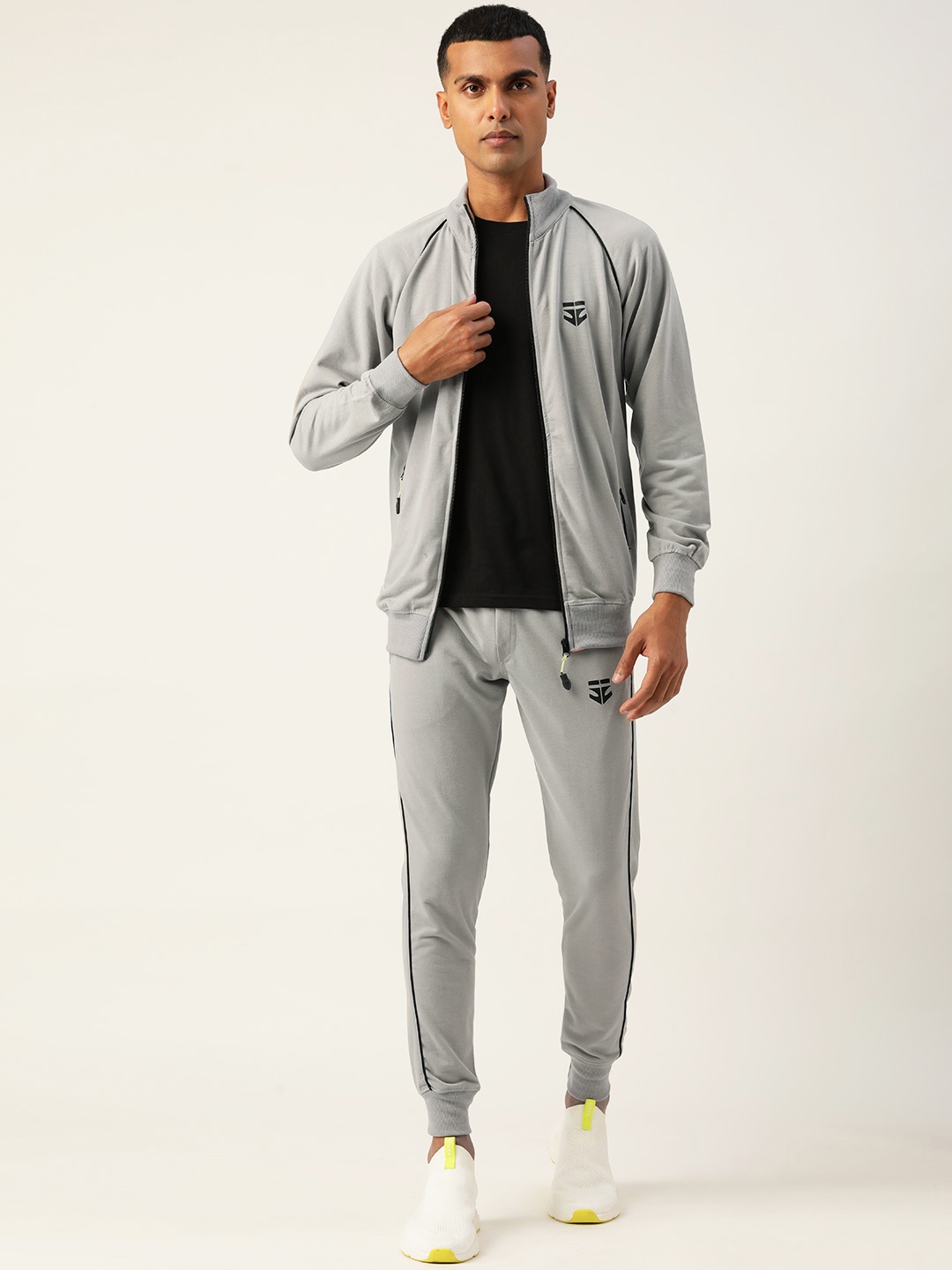 

Sports52 wear Raglan Sleeves Tracksuit, Grey