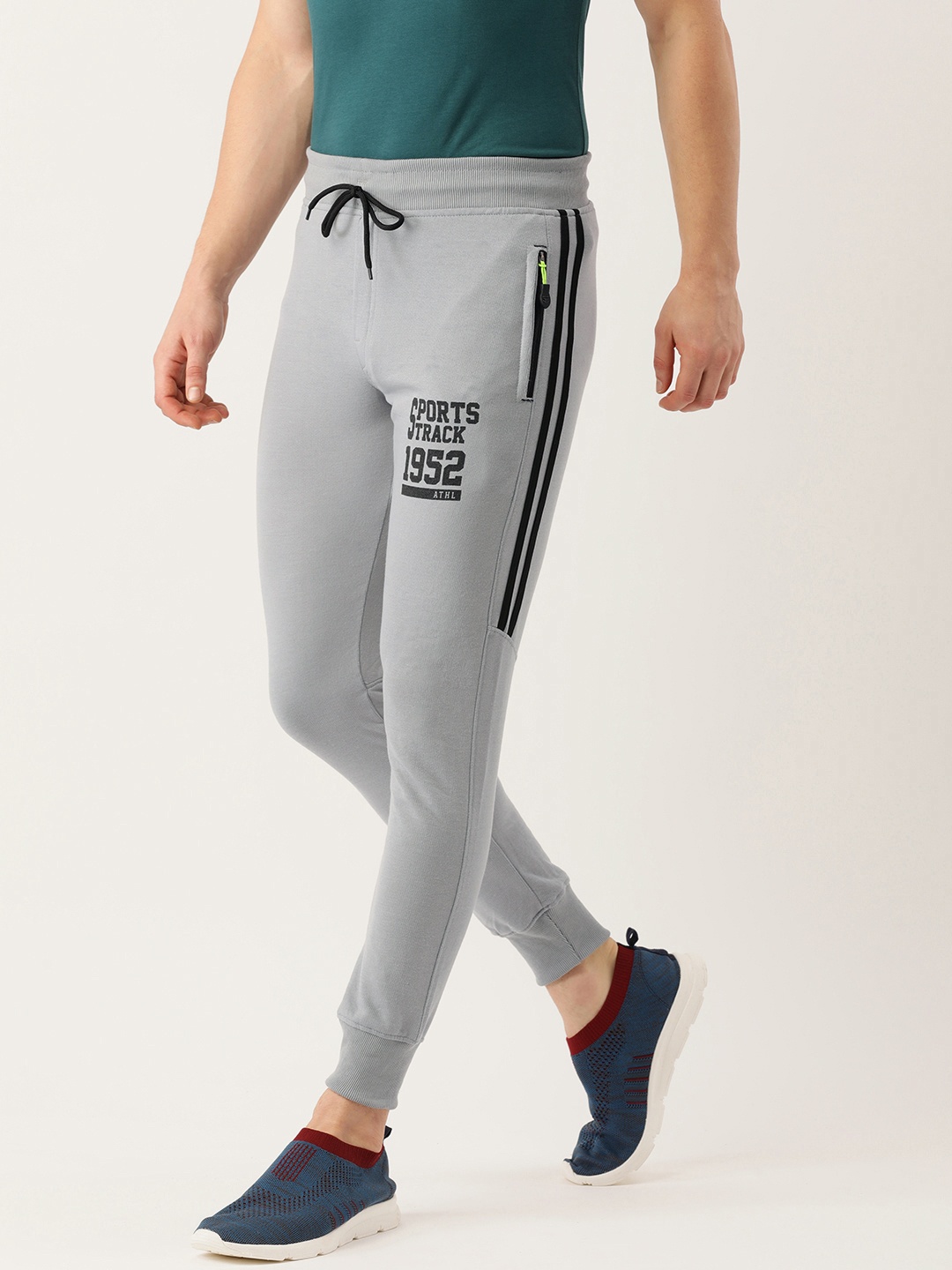 

Sports52 wear Men Grey Slim Fit Printed Track Pants