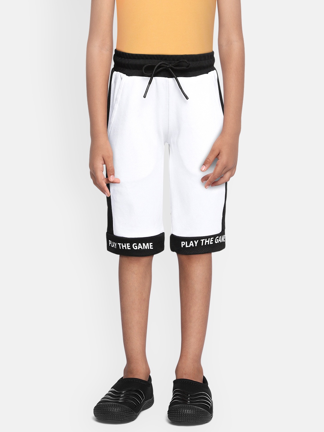 

Indian Terrain Boys White Slim Fit Mid-Rise Regular Shorts