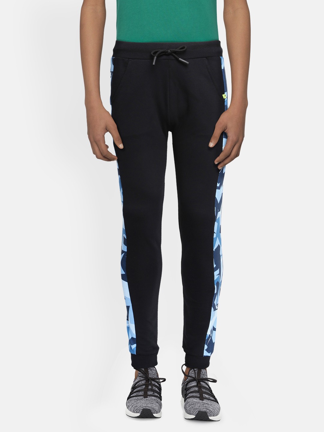 

Indian Terrain Boys Black Solid Joggers