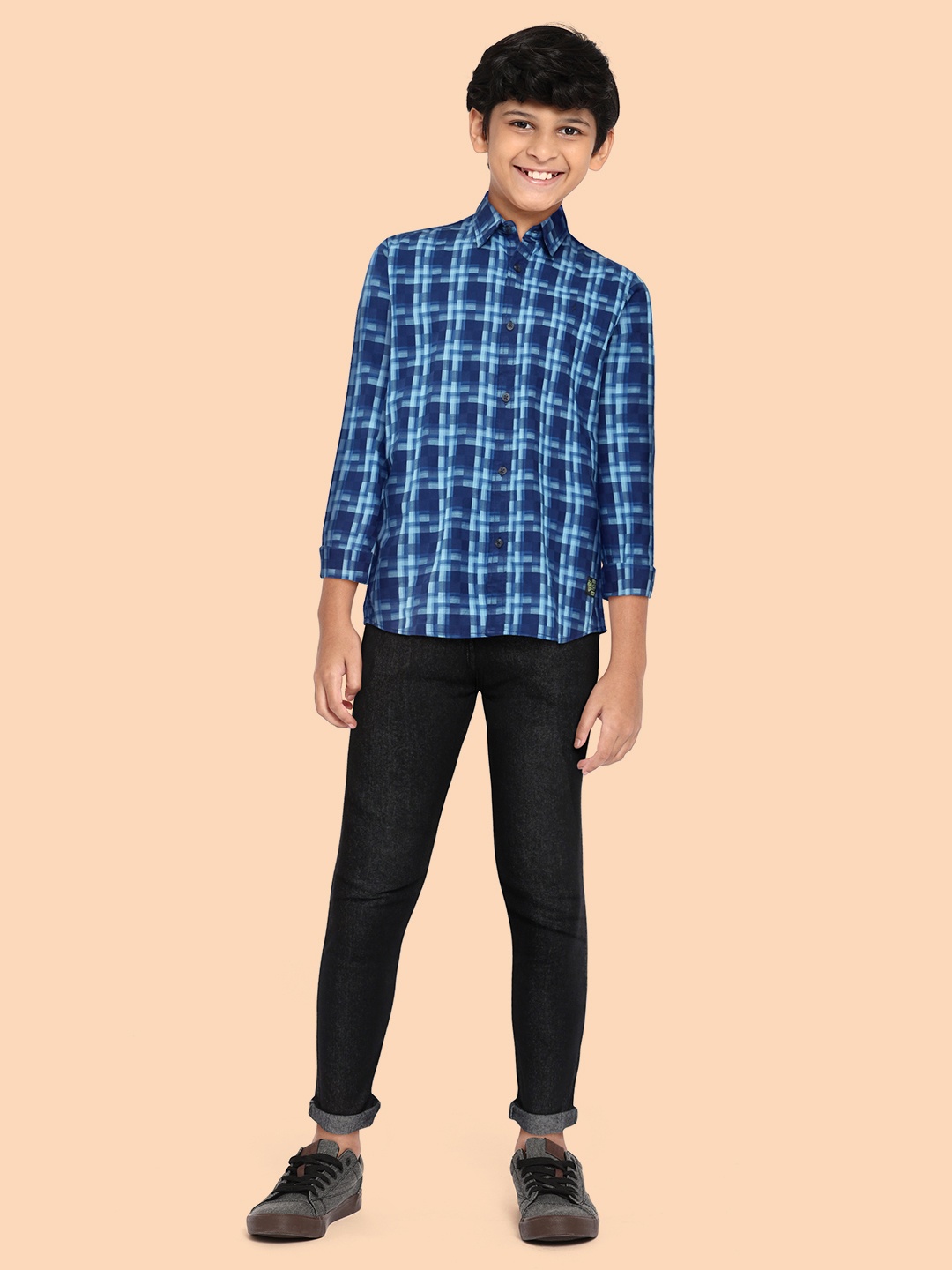

Indian Terrain Boys Navy Blue Pure Cotton Checked Casual Shirt