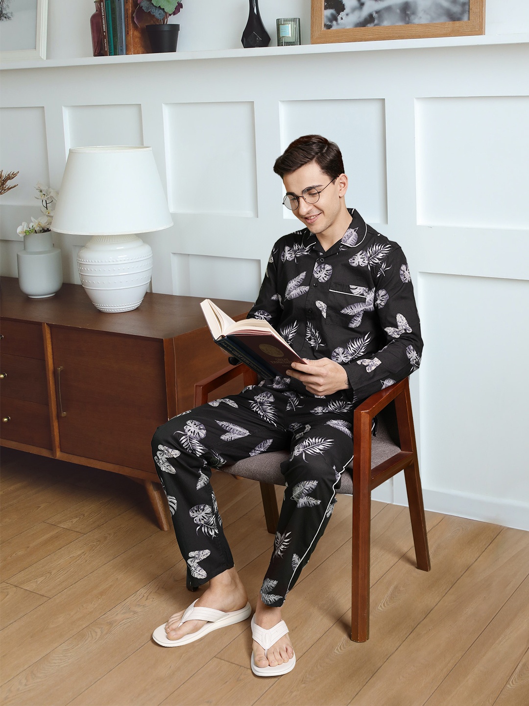 

The Indian Garage Co Men Black Printed Night suit