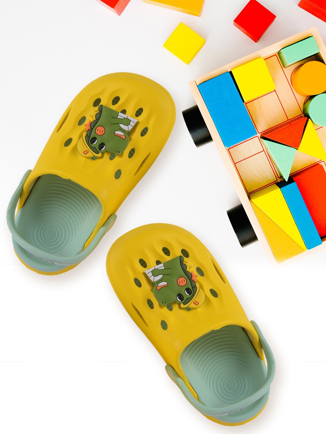 

Yellow Bee Boys Yellow & Green Crocodile Patch Clogs