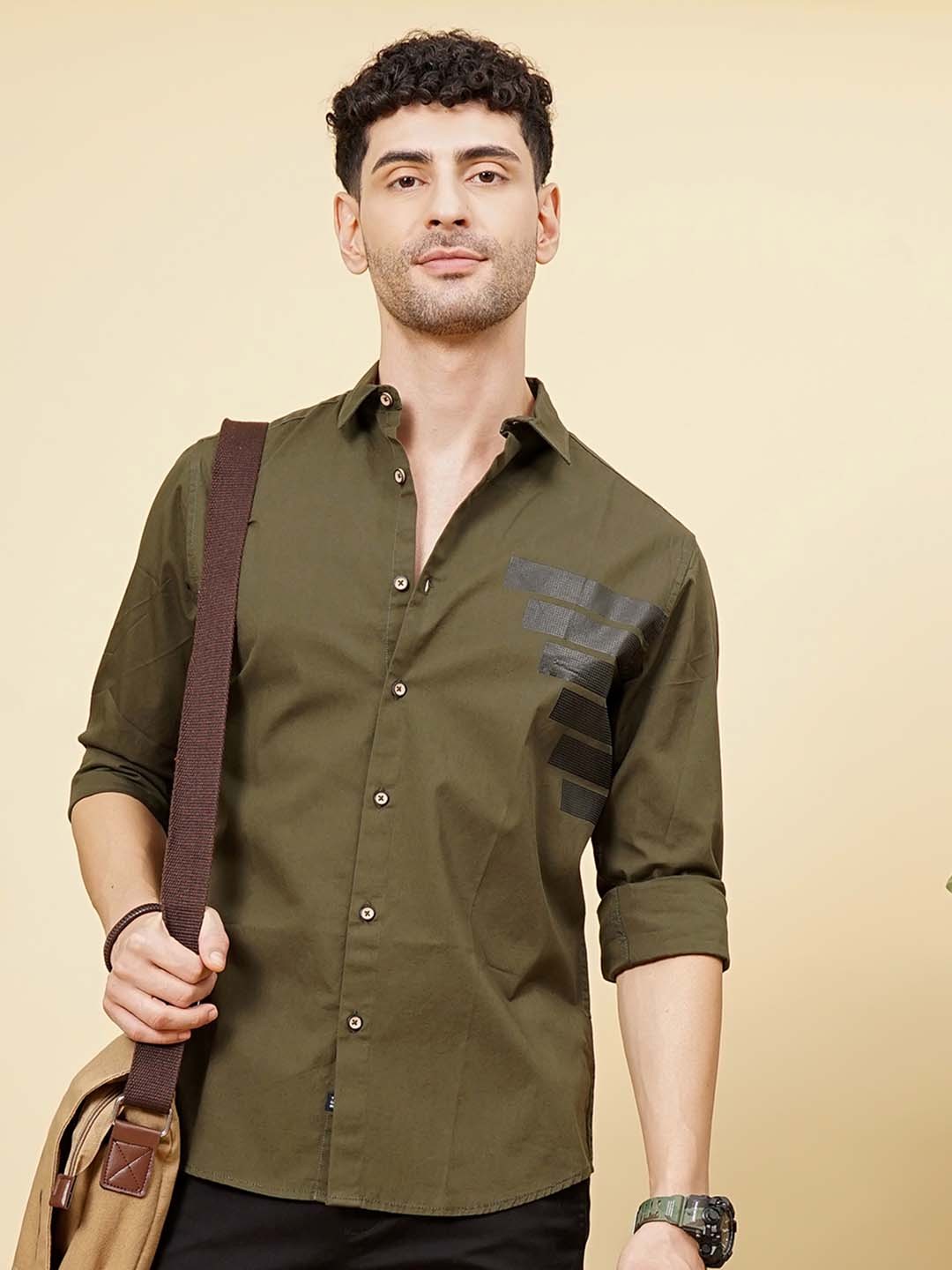 

The Indian Garage Co Men Olive Green Slim Fit Striped Casual Shirt
