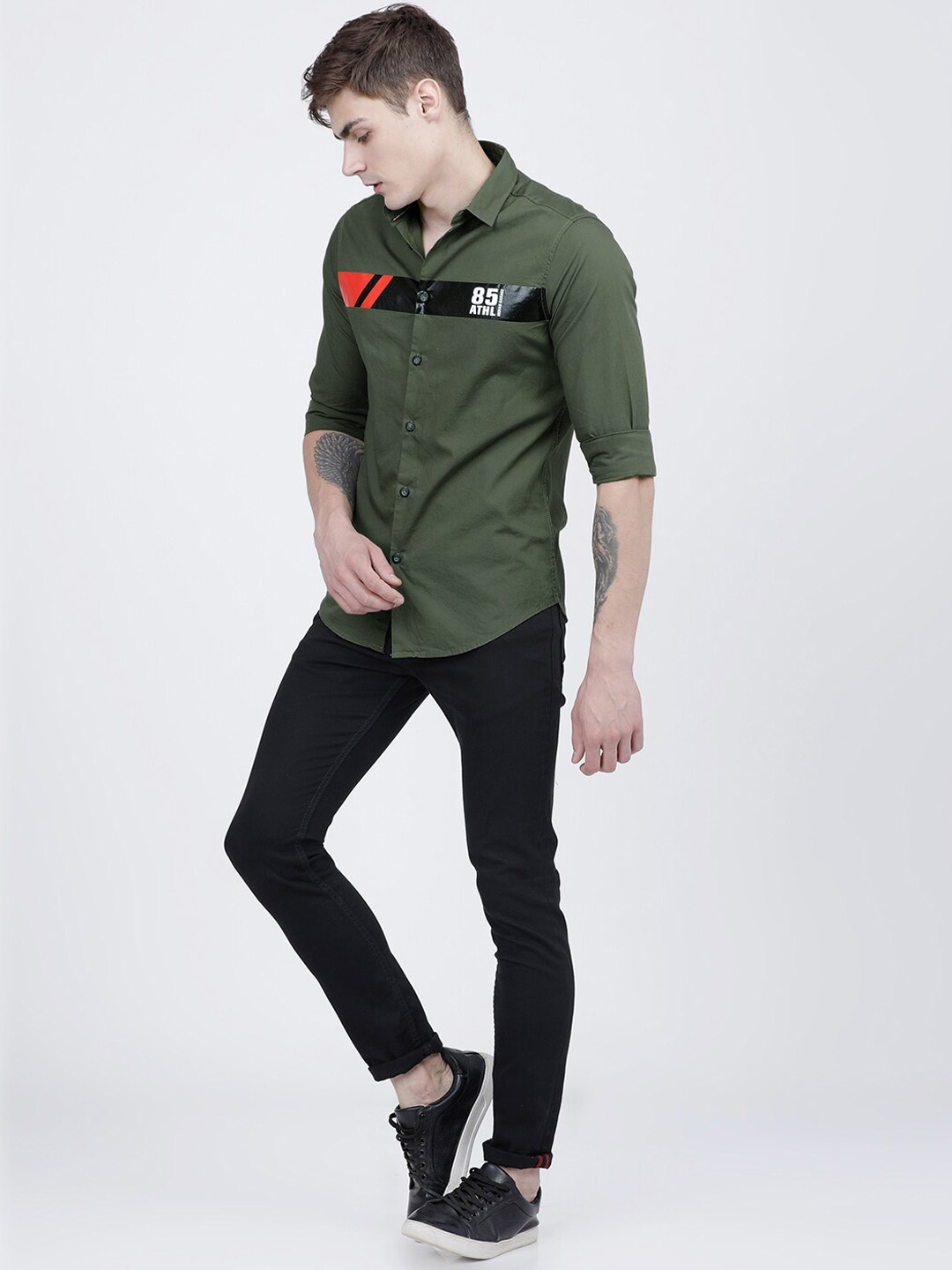 

The Indian Garage Co Men Olive Green Slim Fit Printed Casual Shirt