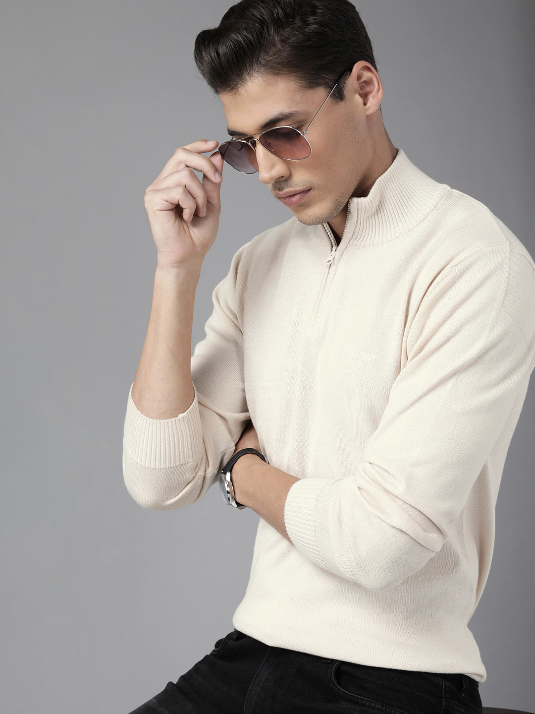 

Roadster Men Off White Pullover