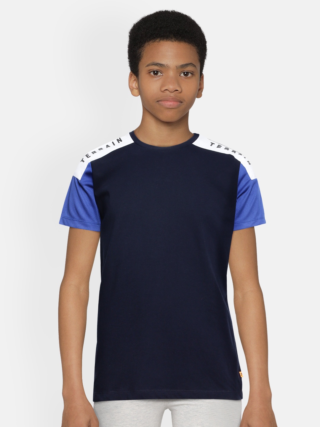 

Indian Terrain Boys Navy Blue & White Colourblocked T-shirt