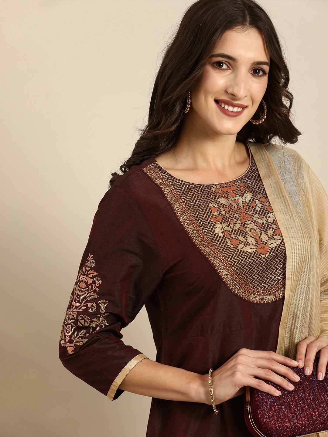 

all about you Women Brown Floral Printed Regular Kurta with Trousers & With Dupatta